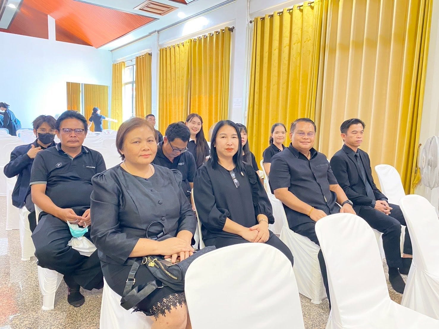 title - ส.ป.ก.กาฬสินธุ์ ร่วมพิธีบำเพ็ญกุศลสวดพระอภิธรรมอุทิศถวายพระกุศลแด่สมเด็จพระเจ้าลูกเธอ เจ้าฟ้าพัชรกิติยาภา นเรนทิราเทพยวดี กรมหลวงราชสาริณีสิริพัชร มหาวัชรราชธิดา ณ วิหารคด (ด้านทิศตะวันออกของพระเจดีย์) วัดประชานิยม พระอารามหลวง อำเภอเมืองกาฬสินธุ์ จังหวัดกาฬสินธุ์