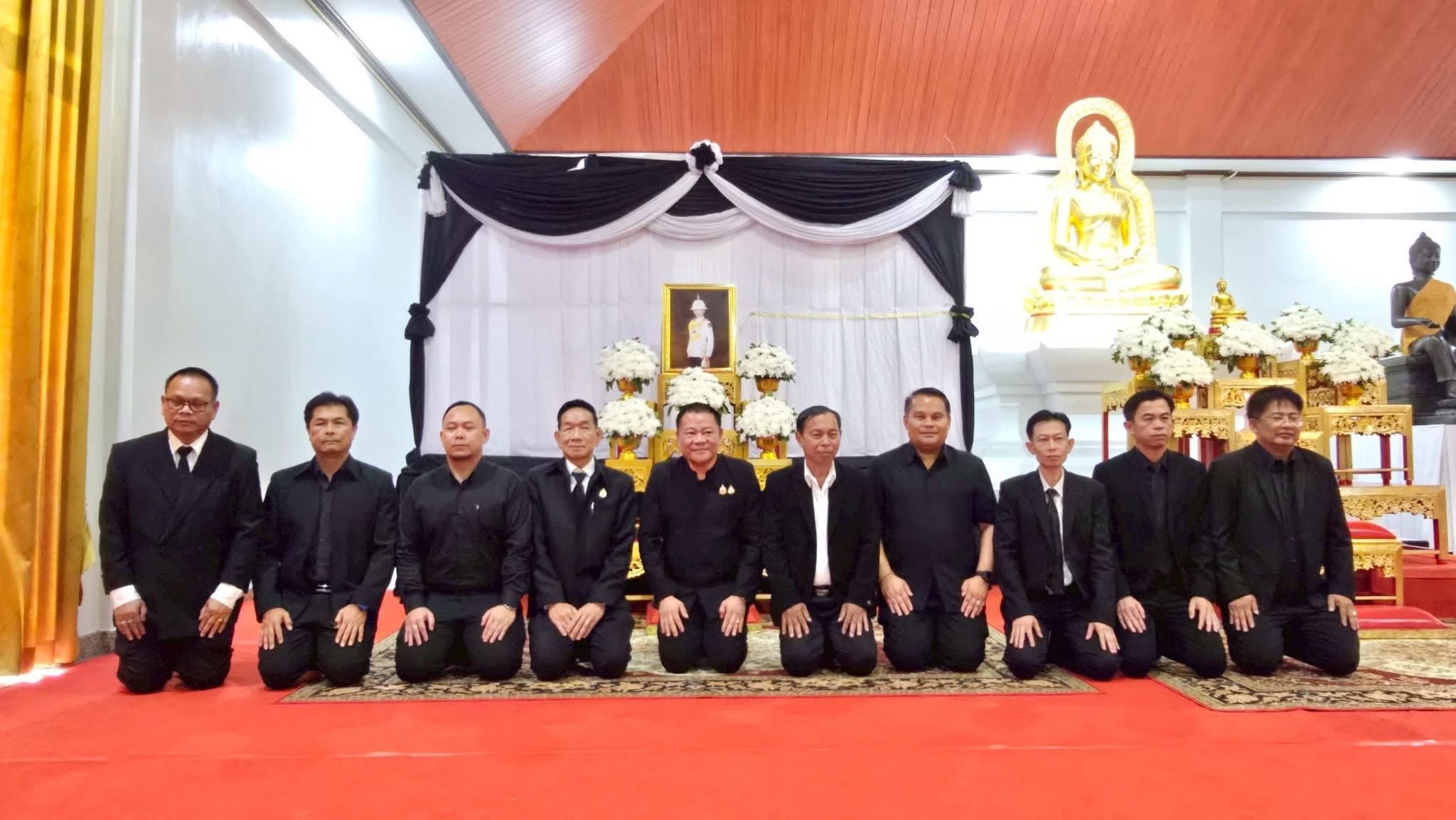 title - ส.ป.ก.กาฬสินธุ์ ร่วมพิธีบำเพ็ญกุศลสวดพระอภิธรรมอุทิศถวายพระกุศลแด่สมเด็จพระเจ้าลูกเธอ เจ้าฟ้าพัชรกิติยาภา นเรนทิราเทพยวดี กรมหลวงราชสาริณีสิริพัชร มหาวัชรราชธิดา ณ วิหารคด (ด้านทิศตะวันออกของพระเจดีย์) วัดประชานิยม พระอารามหลวง อำเภอเมืองกาฬสินธุ์ จังหวัดกาฬสินธุ์