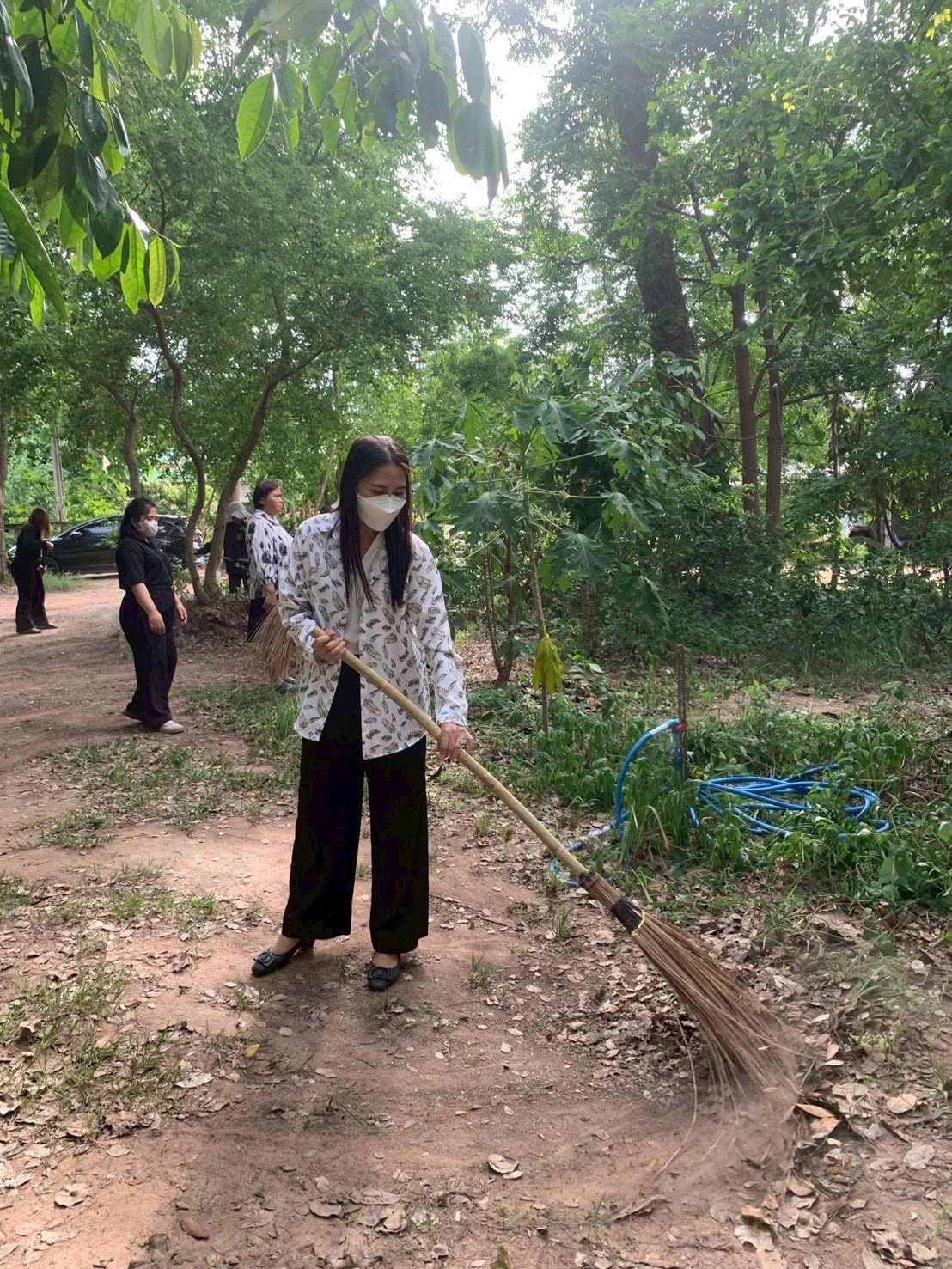 title - ส.ป.ก.กาฬสินธุ์ ร่วมจัดกิจกรรมจิตอาสาเฉลิมพระเกียรติสมเด็จพระนางเจ้าฯ พระบรมราชินี เนื่องในโอกาสมหามงคลเฉลิมพระชนมพรรษา 4 รอบ (3 มิถุนายน 2569)