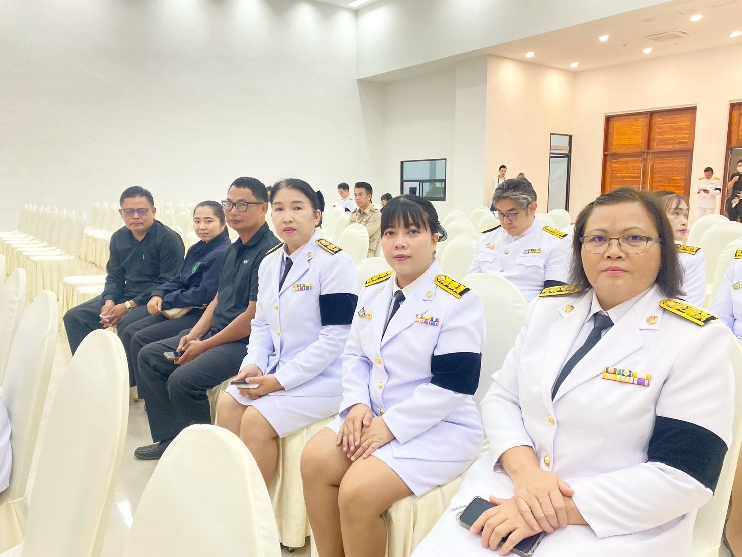 title - ส.ป.ก.กาฬสินธุ์ ร่วมพิธีถวายราชสักการะแด่พระบาทสมเด็จพระบรมชนกาธิเบศร มหาภูมิพลอดุลยเดชมหาราช บรมนาถบพิตร ”พระบิดาแห่งมาตรฐานการช่างไทย” เนื่องในวันมาตรฐานฝีมือแรงงานแห่งชาติ ณ ห้องประชุมพยับหมอก ชั้น 3 อาคารสำนักงานอธิการบดีและบริหารสินทรัพย์ มหาวิทยาลัยกาฬสินธุ์