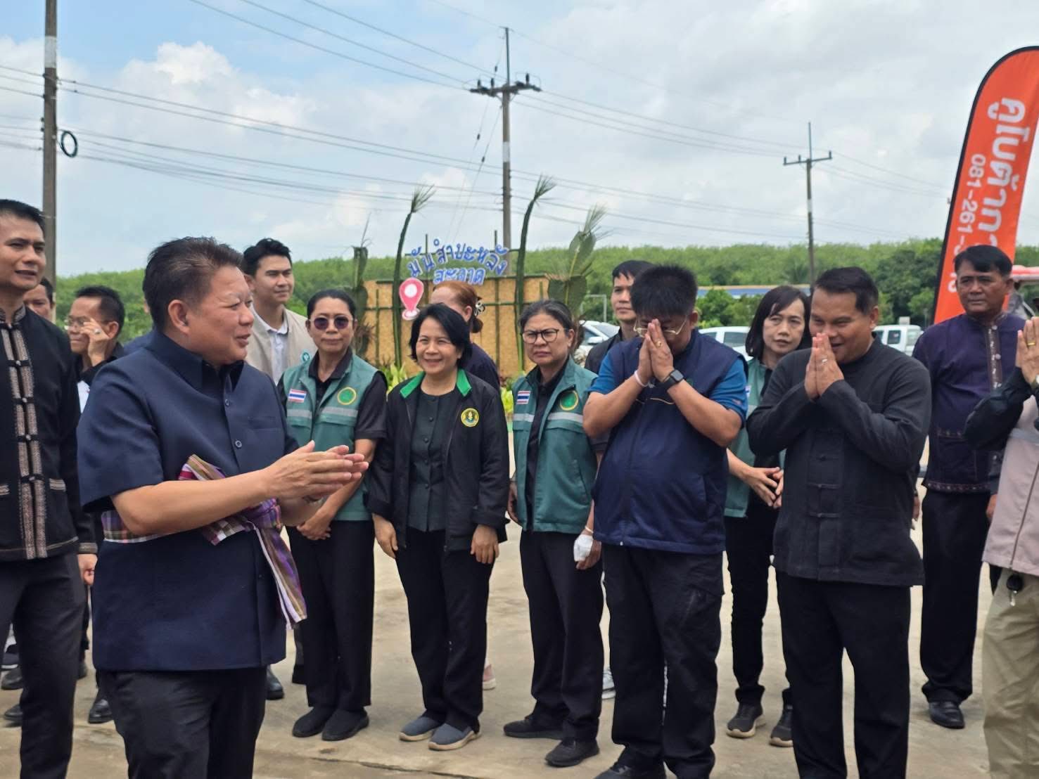 title - ส.ป.ก.กาฬสินธุ์ ร่วมงานรณรงค์และเชื่อมโยงเครือข่ายมันสำปะหลังสะอาด โครงการเพิ่มประสิทธิภาพการผลิตพืชเศรษฐกิจหลัก สร้างความมั่นคงเศรษฐกิจฐานรากภาคการเกษตร กิจกรรมหลัก พัฒนาศักยภาพการผลิตมันสำปะหลังคุณภาพ เสริมสร้างความมั่นคงพืชเศรษฐกิจ ประจำปี 2569 ณ สหกรณ์การเกษตรคำม่วง จำกัด (สาขา 3 นาบอน) หมู่ที่ 6 ตำบลนาบอน อำเภอคำม่วง จังหวัดกาฬสินธุ์
