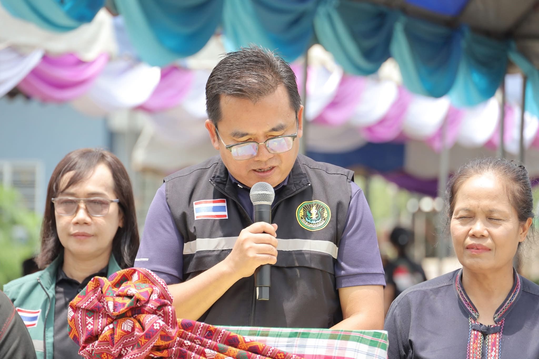 title - ส.ป.ก.กาฬสินธุ์ ร่วมงานรณรงค์และเชื่อมโยงเครือข่ายมันสำปะหลังสะอาด โครงการเพิ่มประสิทธิภาพการผลิตพืชเศรษฐกิจหลัก สร้างความมั่นคงเศรษฐกิจฐานรากภาคการเกษตร กิจกรรมหลัก พัฒนาศักยภาพการผลิตมันสำปะหลังคุณภาพ เสริมสร้างความมั่นคงพืชเศรษฐกิจ ประจำปี 2569 ณ สหกรณ์การเกษตรคำม่วง จำกัด (สาขา 3 นาบอน) หมู่ที่ 6 ตำบลนาบอน อำเภอคำม่วง จังหวัดกาฬสินธุ์