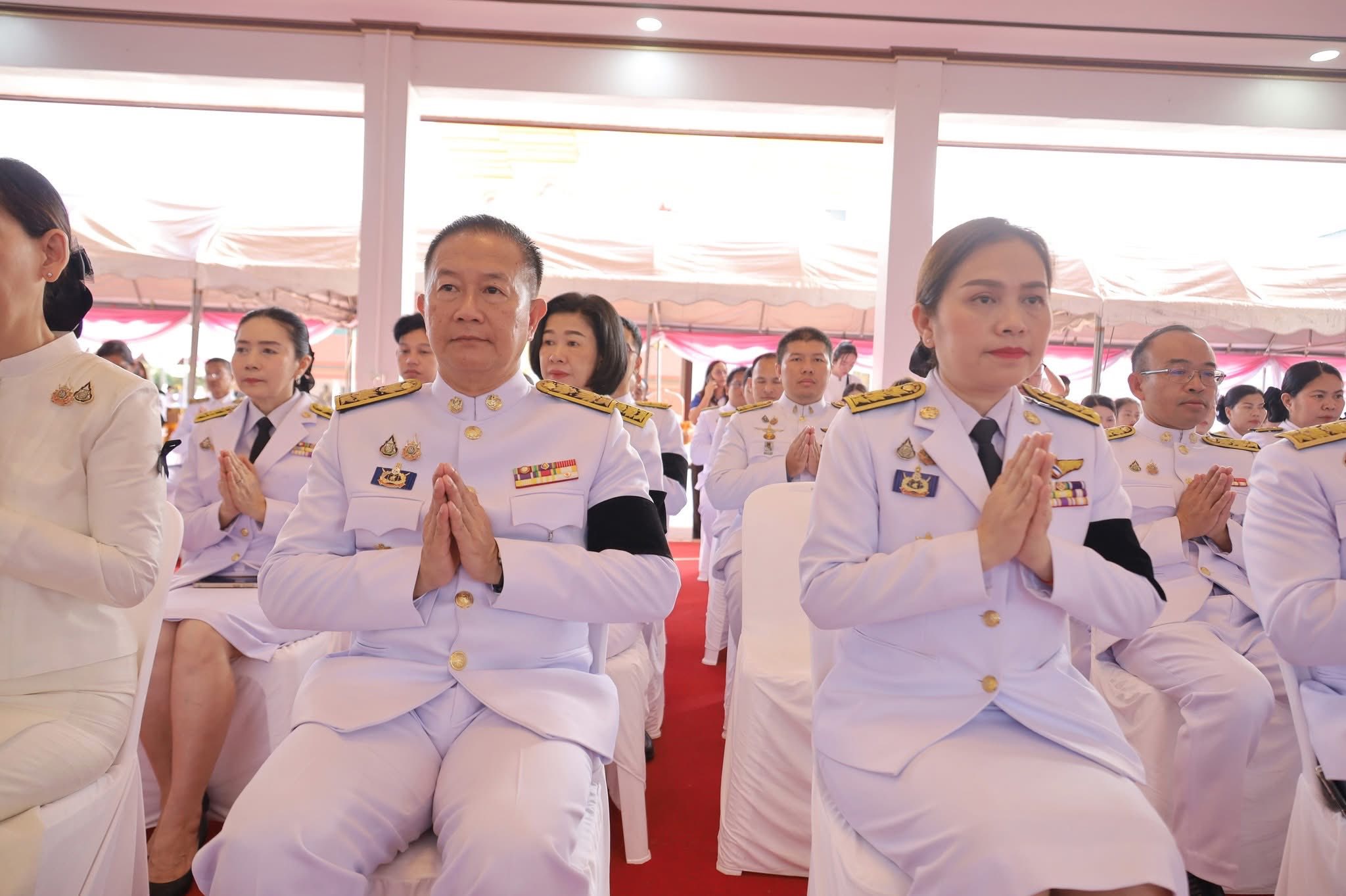 title - ส.ป.ก.กาฬสินธุ์ ร่วมพิธีสวดพระพุทธมนต์และทำบุญตักบาตรถวายพระราชกุศลเนื่องในโอกาสการประกาศยกย่องพระเกียรติคุณพระราชกรณียกิจในวาระครบ 100 ปี สมเด็จพระนางเจ้ารำไพพรรณี พระบรมราชินี ในรัชกาลที่ 7 ณ พระอุโบสถ วัดประชานิยม พระอารามหลวง อำเภอเมืองกาฬสินธุ์ จังหวัดกาฬสินธุ์