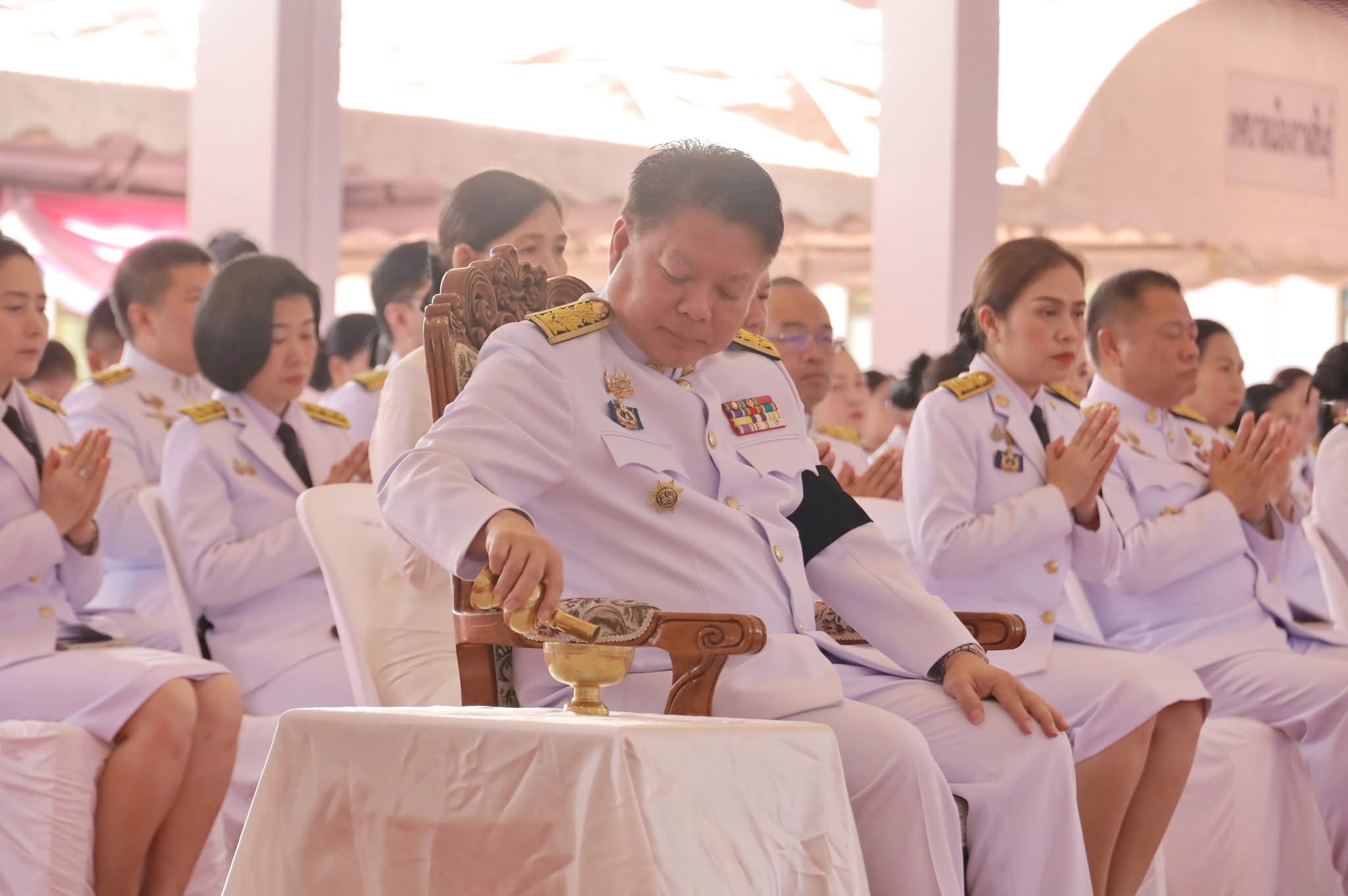 title - ส.ป.ก.กาฬสินธุ์ ร่วมพิธีสวดพระพุทธมนต์และทำบุญตักบาตรถวายพระราชกุศลเนื่องในโอกาสการประกาศยกย่องพระเกียรติคุณพระราชกรณียกิจในวาระครบ 100 ปี สมเด็จพระนางเจ้ารำไพพรรณี พระบรมราชินี ในรัชกาลที่ 7 ณ พระอุโบสถ วัดประชานิยม พระอารามหลวง อำเภอเมืองกาฬสินธุ์ จังหวัดกาฬสินธุ์