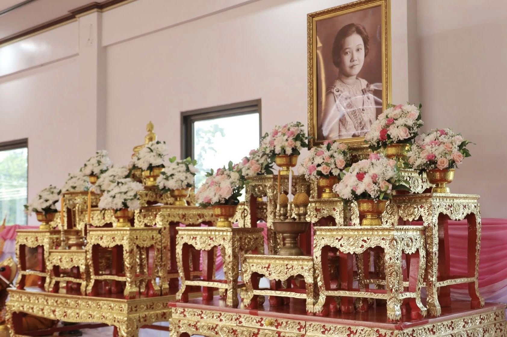 title - ส.ป.ก.กาฬสินธุ์ ร่วมพิธีสวดพระพุทธมนต์และทำบุญตักบาตรถวายพระราชกุศลเนื่องในโอกาสการประกาศยกย่องพระเกียรติคุณพระราชกรณียกิจในวาระครบ 100 ปี สมเด็จพระนางเจ้ารำไพพรรณี พระบรมราชินี ในรัชกาลที่ 7 ณ พระอุโบสถ วัดประชานิยม พระอารามหลวง อำเภอเมืองกาฬสินธุ์ จังหวัดกาฬสินธุ์