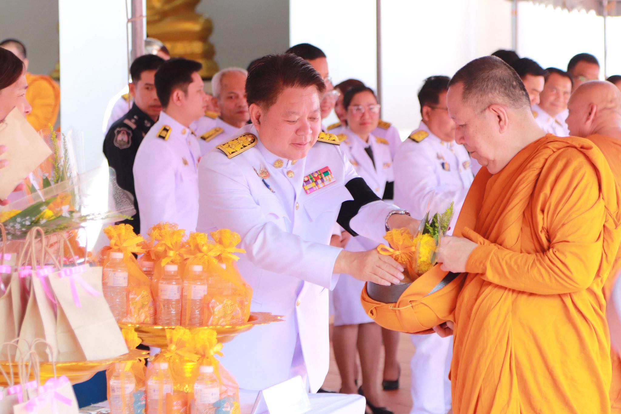 title - ส.ป.ก.กาฬสินธุ์ ร่วมพิธีสวดพระพุทธมนต์และทำบุญตักบาตรถวายพระราชกุศลเนื่องในโอกาสการประกาศยกย่องพระเกียรติคุณพระราชกรณียกิจในวาระครบ 100 ปี สมเด็จพระนางเจ้ารำไพพรรณี พระบรมราชินี ในรัชกาลที่ 7 ณ พระอุโบสถ วัดประชานิยม พระอารามหลวง อำเภอเมืองกาฬสินธุ์ จังหวัดกาฬสินธุ์