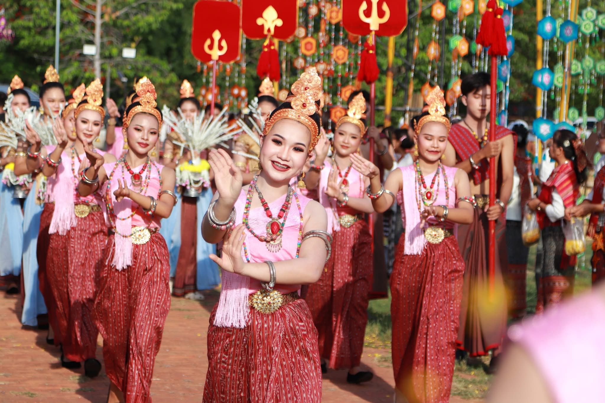 title - ส.ป.ก.กาฬสินธุ์ ร่วมพิธีเปิดงานเทศกาล “วิสาขปุณฺณมีปูชา” จังหวัดกาฬสินธุ์ ประจำปีงบประมาณ พ.ศ.2569