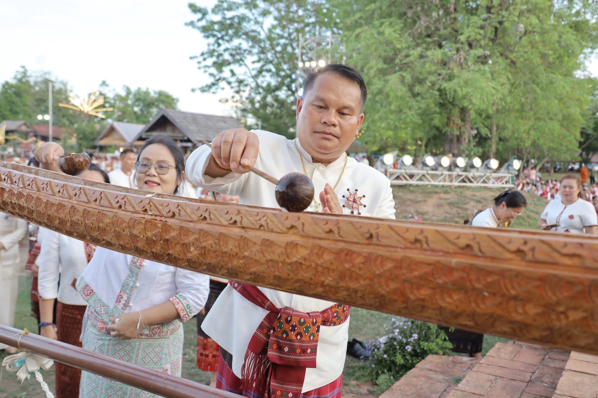 title - ส.ป.ก.กาฬสินธุ์ ร่วมพิธีเปิดงานเทศกาล “วิสาขปุณฺณมีปูชา” จังหวัดกาฬสินธุ์ ประจำปีงบประมาณ พ.ศ.2569