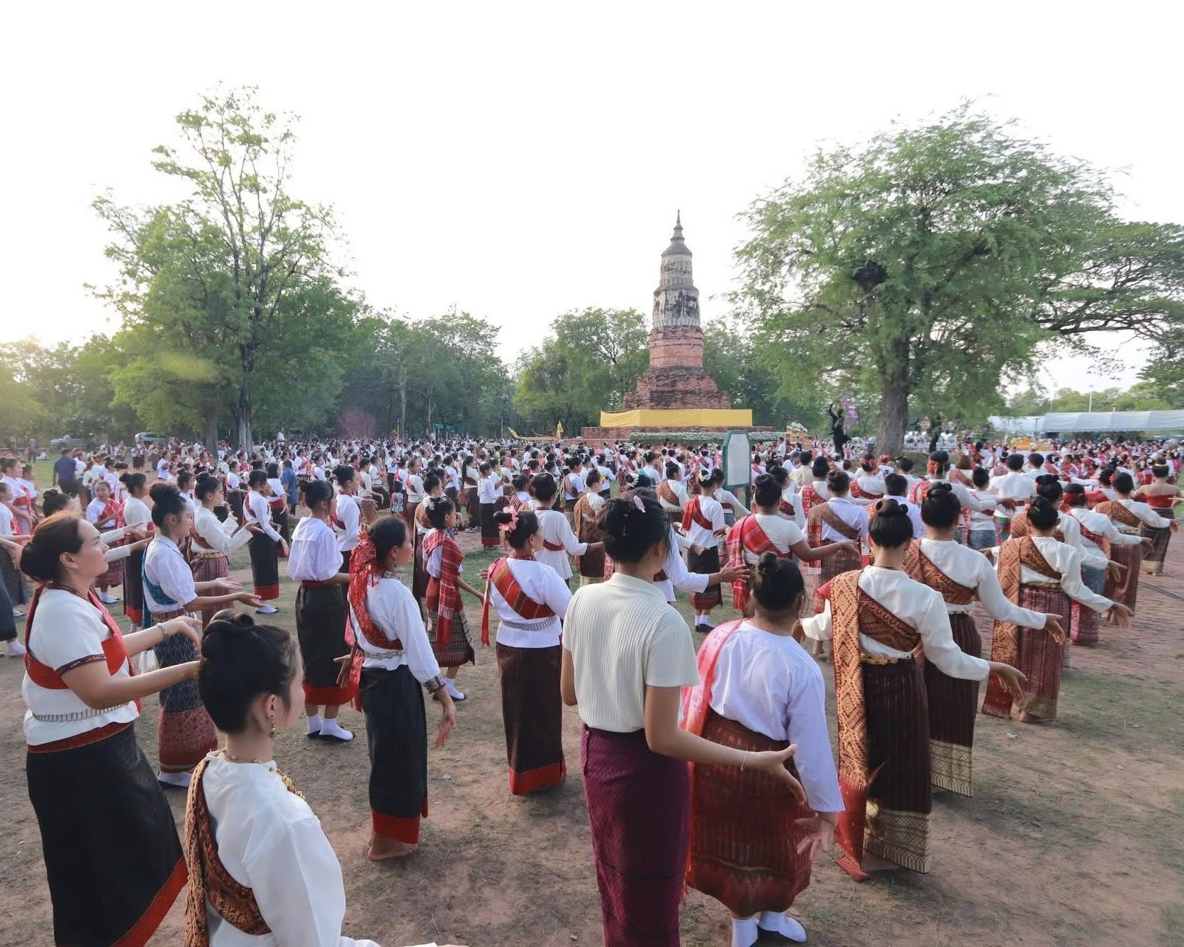 title - ส.ป.ก.กาฬสินธุ์ ร่วมพิธีเปิดงานเทศกาล “วิสาขปุณฺณมีปูชา” จังหวัดกาฬสินธุ์ ประจำปีงบประมาณ พ.ศ.2569