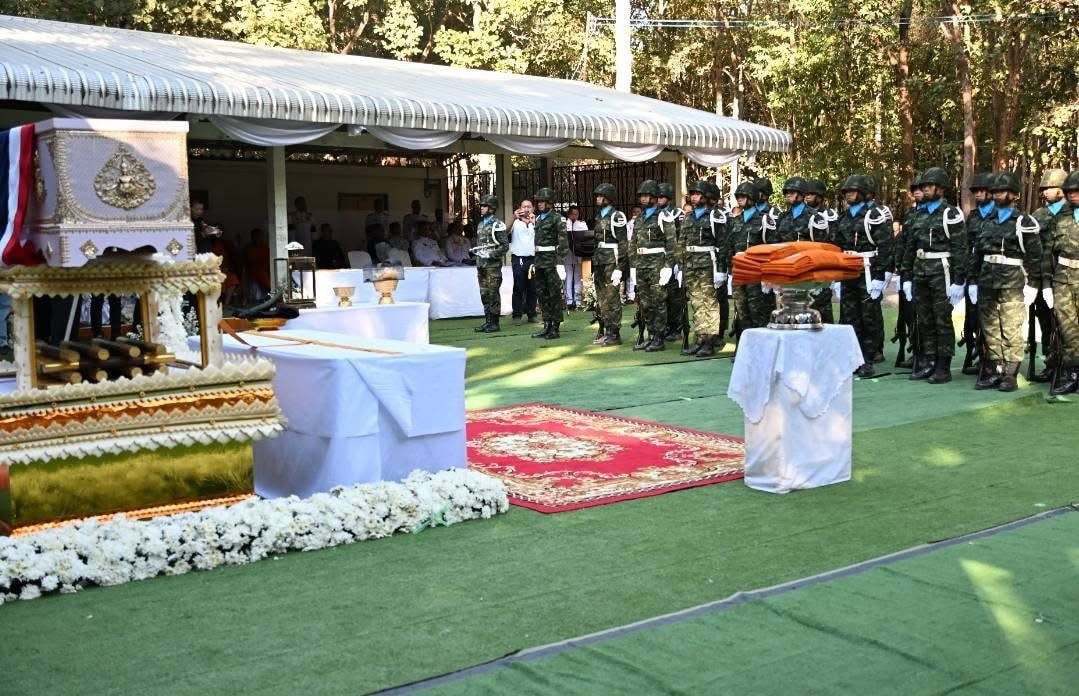 title - ส.ป.ก.กาฬสินธุ์ ร่วมพิธีการพระราชทานเพลิงศพ สิบเอก อภิสิทธิ์ บุนนาค นายสิบพยาบาล สังกัดกองพันทหารราบที่ 3 กรมทหารราบที่ 16 ณ เมรุวัดพุทธภาวัน บ้านสมสะอาด ตำบลสมสะอาด อำเภอกุฉินารายณ์ จังหวัดกาฬสินธุ์ ทหารกล้าผู้สละชีพเพื่อชาติในขณะปฏิบัติหน้าที่รักษาอาการบาดเจ็บของเพื่อนทหารในการสู้รบระหว่างไทย-กัมพูชา ที่สมรภูมิภูมะเขือ อำเภอกันทรลักษณ์ จังหวัดศรีสะเกษ