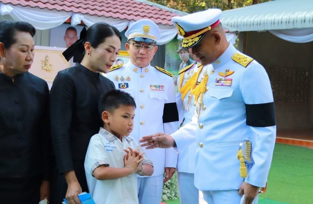 title - ส.ป.ก.กาฬสินธุ์ ร่วมพิธีการพระราชทานเพลิงศพ สิบเอก อภิสิทธิ์ บุนนาค นายสิบพยาบาล สังกัดกองพันทหารราบที่ 3 กรมทหารราบที่ 16 ณ เมรุวัดพุทธภาวัน บ้านสมสะอาด ตำบลสมสะอาด อำเภอกุฉินารายณ์ จังหวัดกาฬสินธุ์ ทหารกล้าผู้สละชีพเพื่อชาติในขณะปฏิบัติหน้าที่รักษาอาการบาดเจ็บของเพื่อนทหารในการสู้รบระหว่างไทย-กัมพูชา ที่สมรภูมิภูมะเขือ อำเภอกันทรลักษณ์ จังหวัดศรีสะเกษ