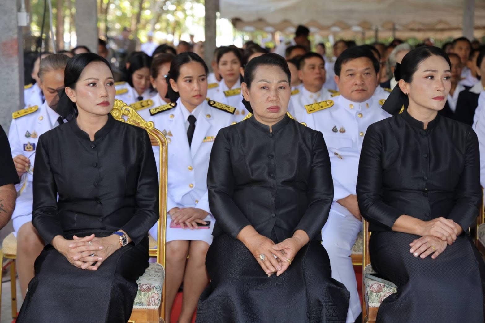 title - ส.ป.ก.กาฬสินธุ์ ร่วมพิธีการพระราชทานเพลิงศพ สิบเอก อภิสิทธิ์ บุนนาค นายสิบพยาบาล สังกัดกองพันทหารราบที่ 3 กรมทหารราบที่ 16 ณ เมรุวัดพุทธภาวัน บ้านสมสะอาด ตำบลสมสะอาด อำเภอกุฉินารายณ์ จังหวัดกาฬสินธุ์ ทหารกล้าผู้สละชีพเพื่อชาติในขณะปฏิบัติหน้าที่รักษาอาการบาดเจ็บของเพื่อนทหารในการสู้รบระหว่างไทย-กัมพูชา ที่สมรภูมิภูมะเขือ อำเภอกันทรลักษณ์ จังหวัดศรีสะเกษ