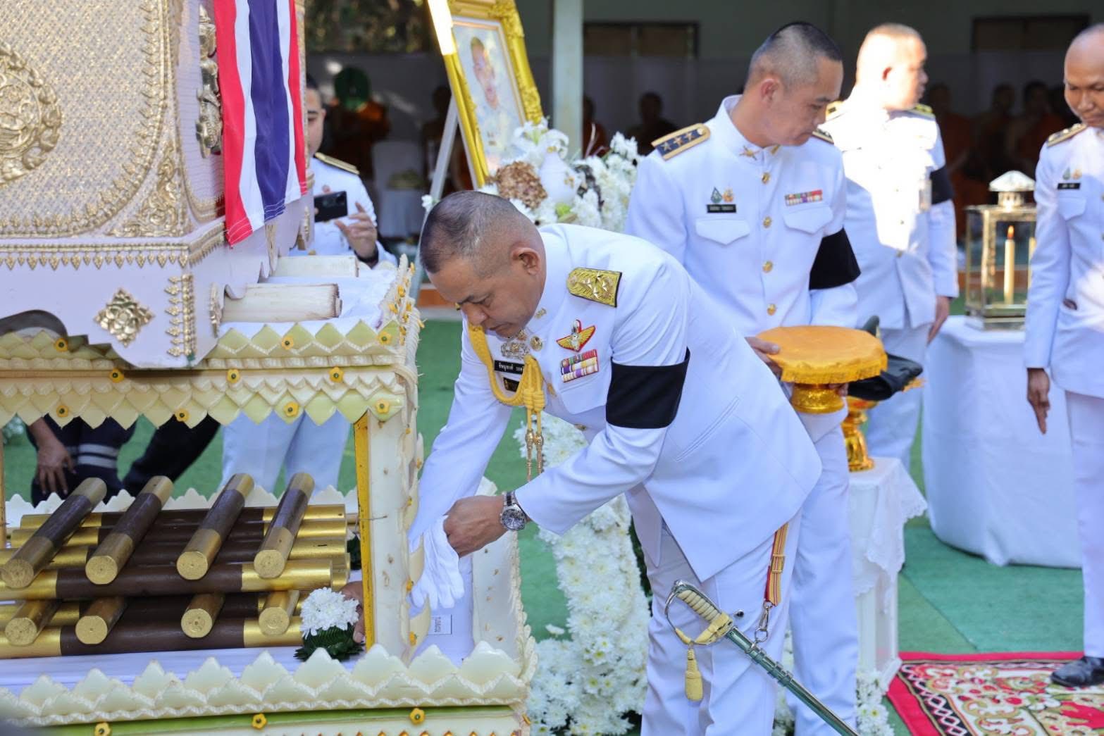 title - ส.ป.ก.กาฬสินธุ์ ร่วมพิธีการพระราชทานเพลิงศพ สิบเอก อภิสิทธิ์ บุนนาค นายสิบพยาบาล สังกัดกองพันทหารราบที่ 3 กรมทหารราบที่ 16 ณ เมรุวัดพุทธภาวัน บ้านสมสะอาด ตำบลสมสะอาด อำเภอกุฉินารายณ์ จังหวัดกาฬสินธุ์ ทหารกล้าผู้สละชีพเพื่อชาติในขณะปฏิบัติหน้าที่รักษาอาการบาดเจ็บของเพื่อนทหารในการสู้รบระหว่างไทย-กัมพูชา ที่สมรภูมิภูมะเขือ อำเภอกันทรลักษณ์ จังหวัดศรีสะเกษ