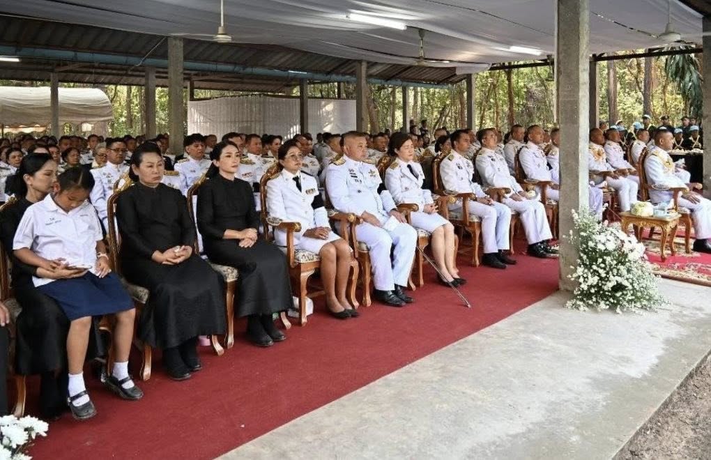 title - ส.ป.ก.กาฬสินธุ์ ร่วมพิธีการพระราชทานเพลิงศพ สิบเอก อภิสิทธิ์ บุนนาค นายสิบพยาบาล สังกัดกองพันทหารราบที่ 3 กรมทหารราบที่ 16 ณ เมรุวัดพุทธภาวัน บ้านสมสะอาด ตำบลสมสะอาด อำเภอกุฉินารายณ์ จังหวัดกาฬสินธุ์ ทหารกล้าผู้สละชีพเพื่อชาติในขณะปฏิบัติหน้าที่รักษาอาการบาดเจ็บของเพื่อนทหารในการสู้รบระหว่างไทย-กัมพูชา ที่สมรภูมิภูมะเขือ อำเภอกันทรลักษณ์ จังหวัดศรีสะเกษ