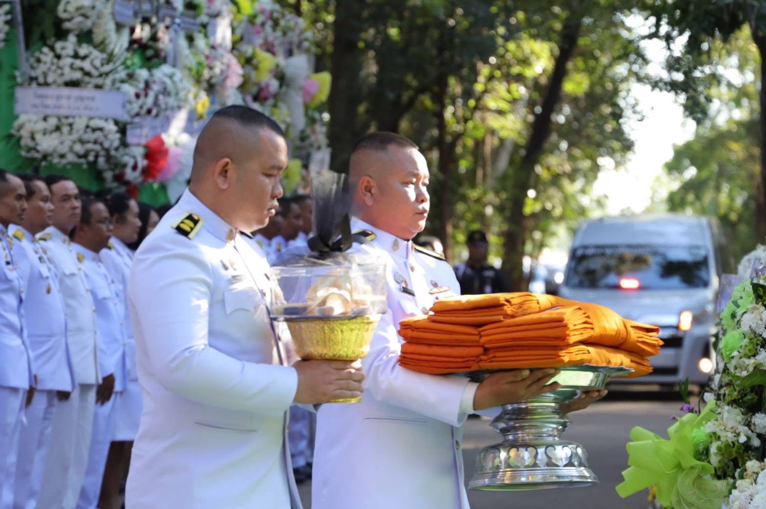 title - ส.ป.ก.กาฬสินธุ์ ร่วมพิธีการพระราชทานเพลิงศพ สิบเอก อภิสิทธิ์ บุนนาค นายสิบพยาบาล สังกัดกองพันทหารราบที่ 3 กรมทหารราบที่ 16 ณ เมรุวัดพุทธภาวัน บ้านสมสะอาด ตำบลสมสะอาด อำเภอกุฉินารายณ์ จังหวัดกาฬสินธุ์ ทหารกล้าผู้สละชีพเพื่อชาติในขณะปฏิบัติหน้าที่รักษาอาการบาดเจ็บของเพื่อนทหารในการสู้รบระหว่างไทย-กัมพูชา ที่สมรภูมิภูมะเขือ อำเภอกันทรลักษณ์ จังหวัดศรีสะเกษ