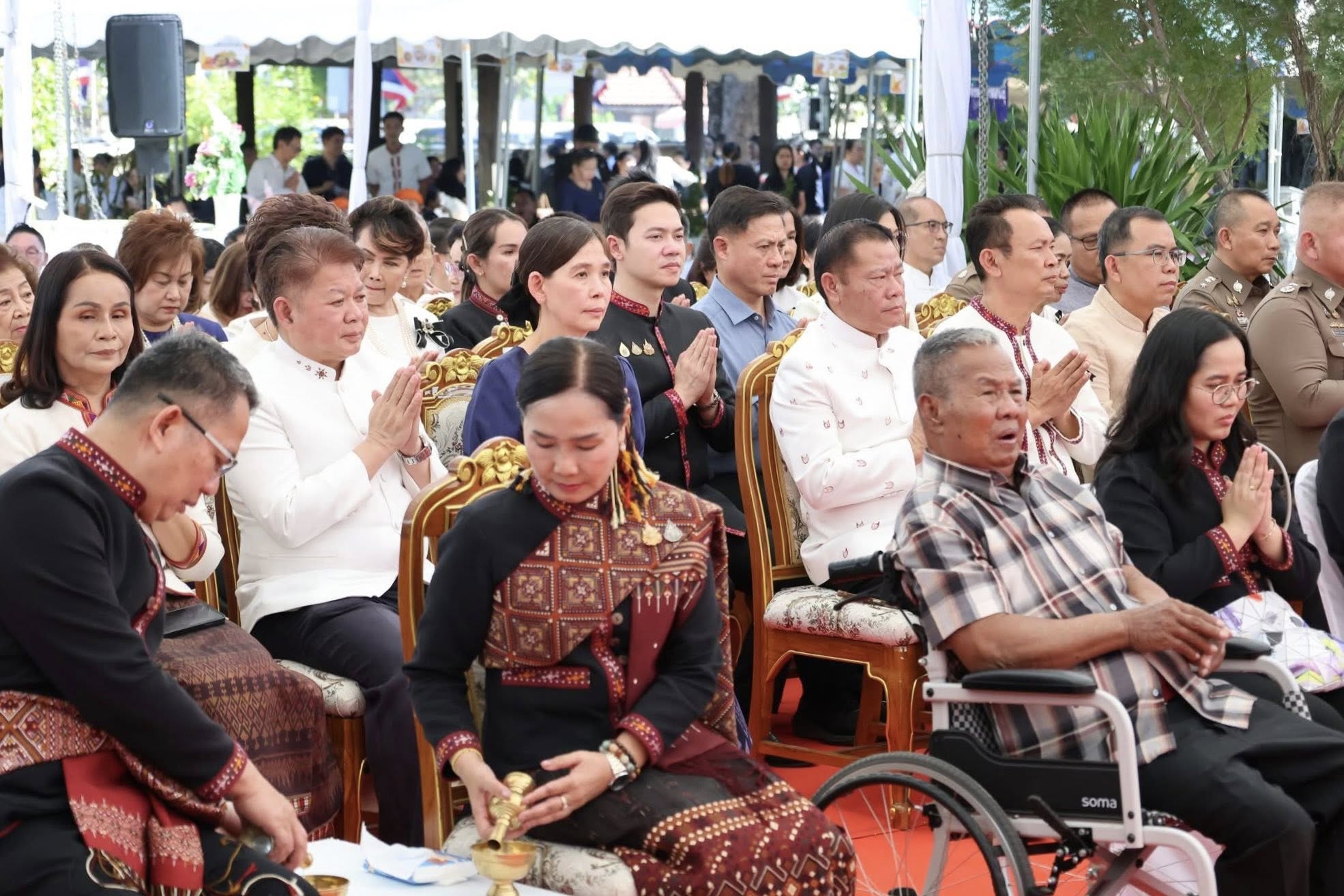 title - ส.ป.ก.กาฬสินธุ์ ร่วมพิธีเจริญพระพุทธมนต์ ทำบุญจวนผู้ว่าราชการจังหวัดกาฬสินธุ์ เพื่อความเป็นสิริมงคล สืบสานวัฒนธรรมประเพณีอันดีงาม และร่วมแสดงความยินดีกับผู้ว่าราชการจังหวัดกาฬสินธุ์