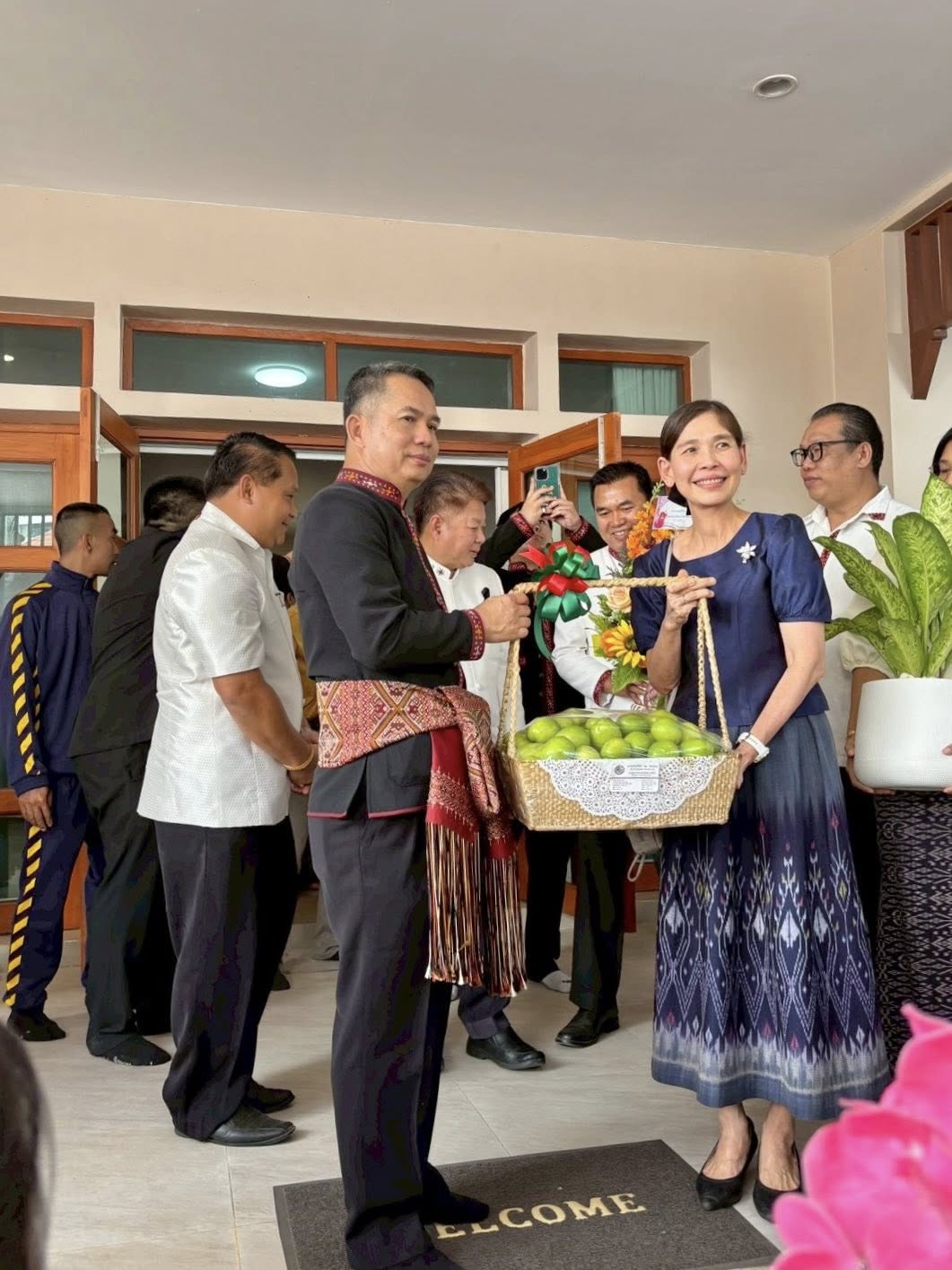 title - ส.ป.ก.กาฬสินธุ์ ร่วมพิธีเจริญพระพุทธมนต์ ทำบุญจวนผู้ว่าราชการจังหวัดกาฬสินธุ์ เพื่อความเป็นสิริมงคล สืบสานวัฒนธรรมประเพณีอันดีงาม และร่วมแสดงความยินดีกับผู้ว่าราชการจังหวัดกาฬสินธุ์
