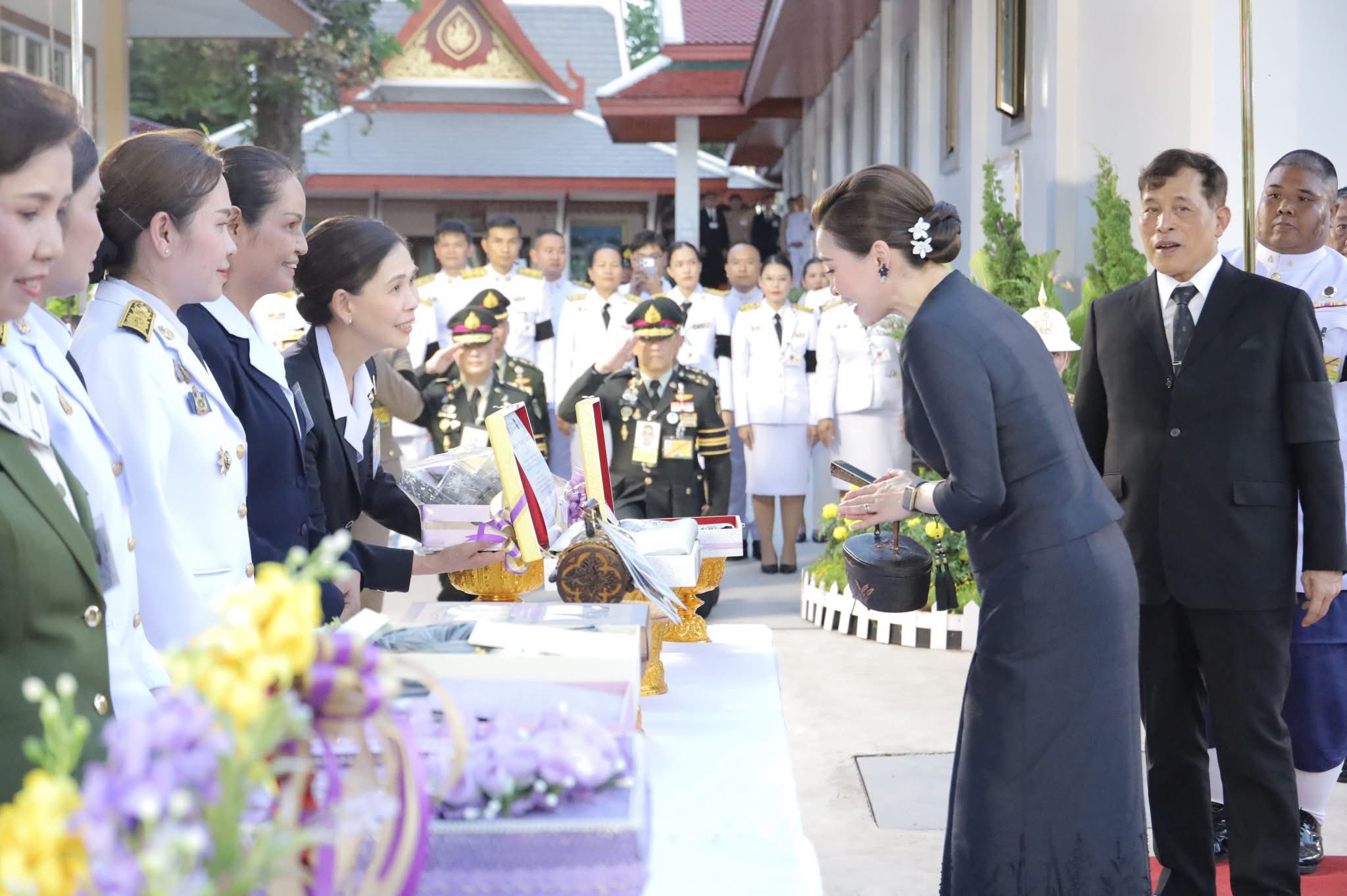 title - ส.ป.ก.กาฬสินธุ์ ร่วมรับเสด็จพระบาทสมเด็จพระเจ้าอยู่หัว และสมเด็จพระนางเจ้าฯ พระบรมราชินี เสด็จพระราชดำเนินไปทรงประกอบพิธีตัดหวายลูกนิมิตพระอุโบสถ ณ วัดประชานิยม อำเภอเมืองกาฬสินธุ์ จังหวัดกาฬสินธุ์