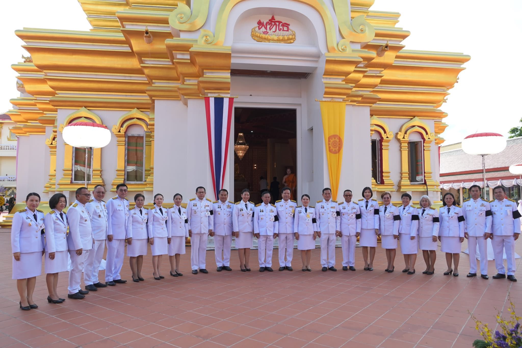 title - ส.ป.ก.กาฬสินธุ์ ร่วมรับเสด็จพระบาทสมเด็จพระเจ้าอยู่หัว และสมเด็จพระนางเจ้าฯ พระบรมราชินี เสด็จพระราชดำเนินไปทรงประกอบพิธีตัดหวายลูกนิมิตพระอุโบสถ ณ วัดประชานิยม อำเภอเมืองกาฬสินธุ์ จังหวัดกาฬสินธุ์