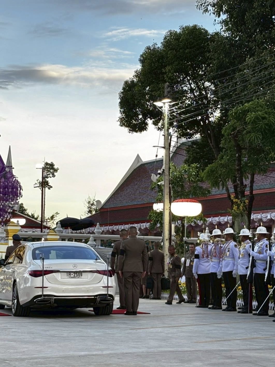 title - ส.ป.ก.กาฬสินธุ์ ร่วมรับเสด็จพระบาทสมเด็จพระเจ้าอยู่หัว และสมเด็จพระนางเจ้าฯ พระบรมราชินี เสด็จพระราชดำเนินไปทรงประกอบพิธีตัดหวายลูกนิมิตพระอุโบสถ ณ วัดประชานิยม อำเภอเมืองกาฬสินธุ์ จังหวัดกาฬสินธุ์