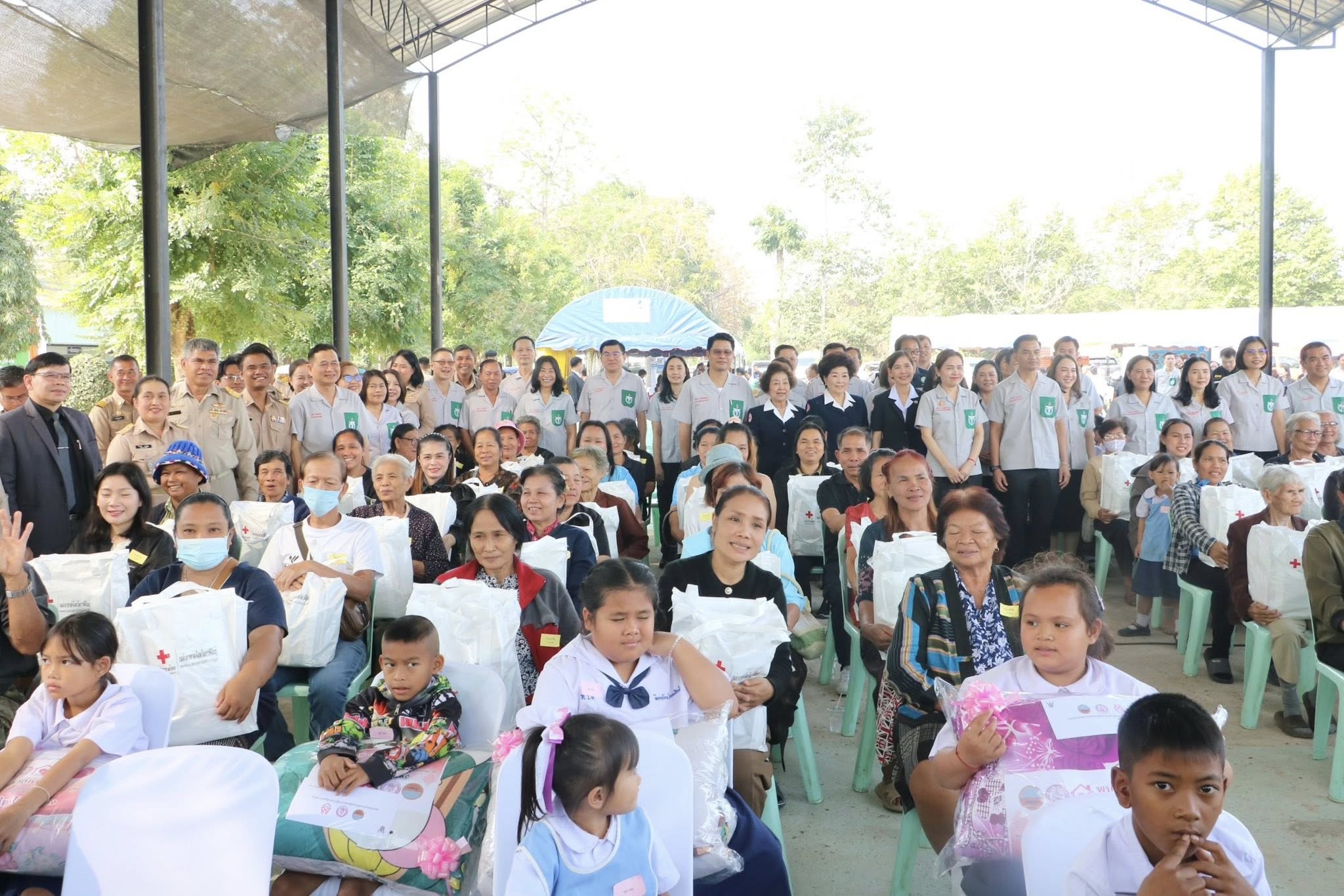 title - ส.ป.ก.กาฬสินธุ์​ เข้าร่วมโครงการหน่วยแพทย์เคลื่อนที่ พอ.สว และโครงการ 