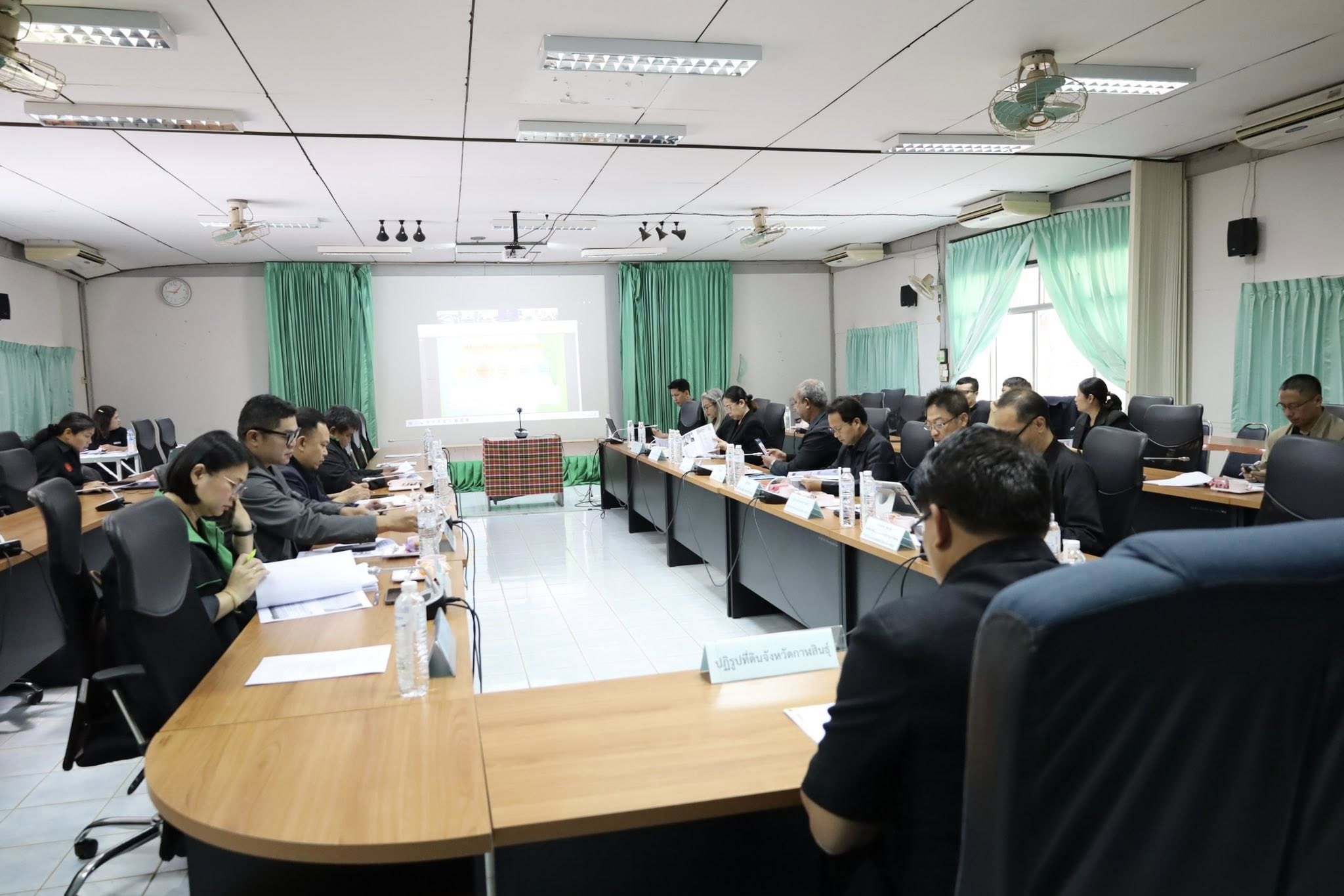 title - ส.ป.ก.กาฬสินธุ์​ ร่วมการประชุมชี้แจงแนวทางการตรวจราชการของผู้ตรวจราชการกระทรวงเกษตรและสหกรณ์ ประจำปีงบประมาณ พ.ศ. 2569