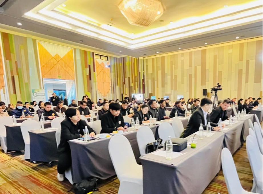 title - ส.ป.ก.กาฬสินธุ์ เข้าร่วมประชุมสัมมนาโครงการประชาสัมพันธ์สร้างการรับรู้ความเข้าใจเพื่อขับเคลื่อนผลการดำเนินงานปรับปรุงแผนที่แนวเขตที่ดินของรัฐแบบบูรณาการ มาตราส่วน 1 : 4,000 (One Map) อย่างมีประสิทธิภาพ ระยะที่ 2 โดยผ่านการประชุมทางระบบออนไลน์