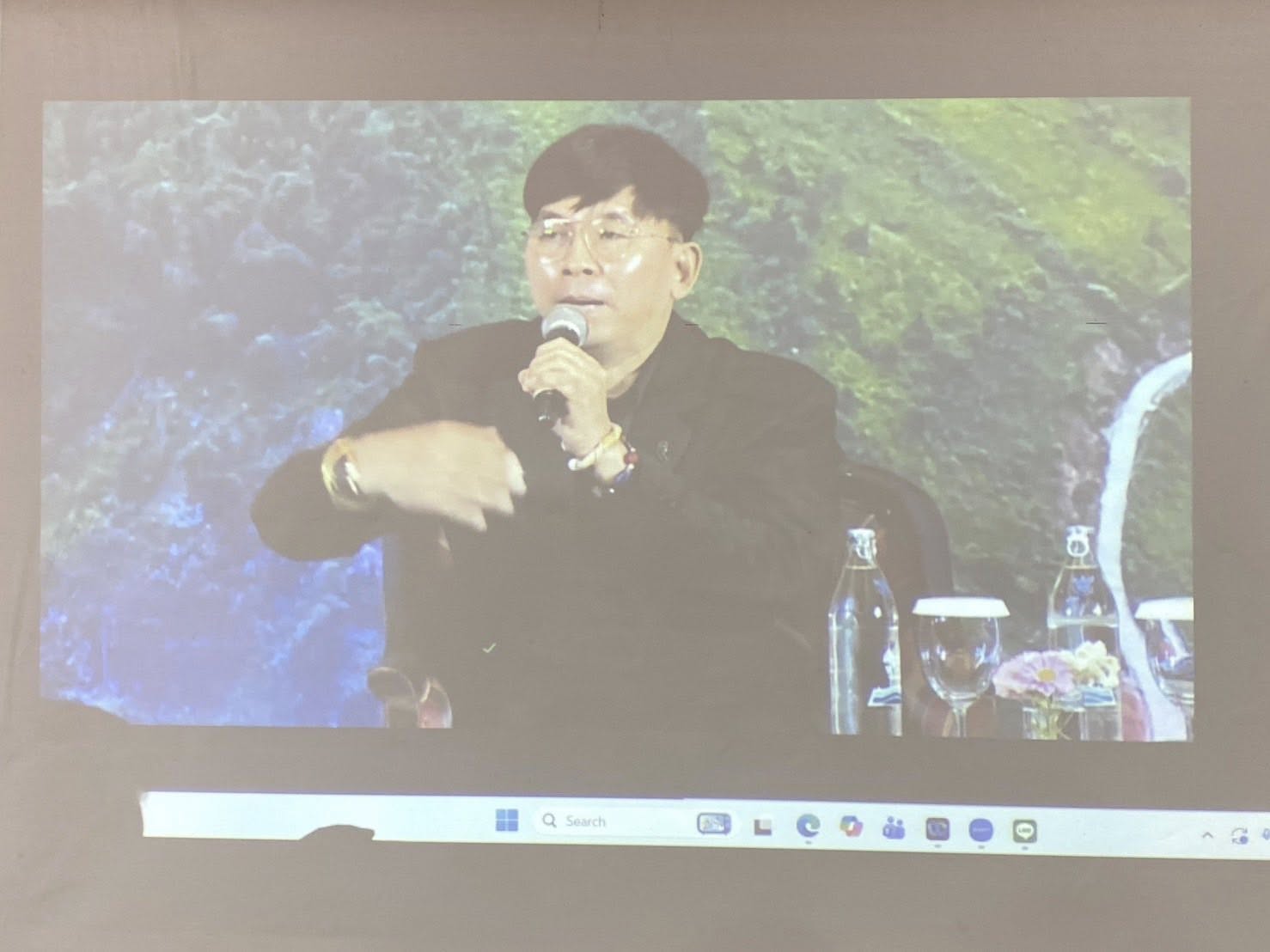 title - ส.ป.ก.กาฬสินธุ์ เข้าร่วมประชุมสัมมนาโครงการประชาสัมพันธ์สร้างการรับรู้ความเข้าใจเพื่อขับเคลื่อนผลการดำเนินงานปรับปรุงแผนที่แนวเขตที่ดินของรัฐแบบบูรณาการ มาตราส่วน 1 : 4,000 (One Map) อย่างมีประสิทธิภาพ ระยะที่ 2 โดยผ่านการประชุมทางระบบออนไลน์