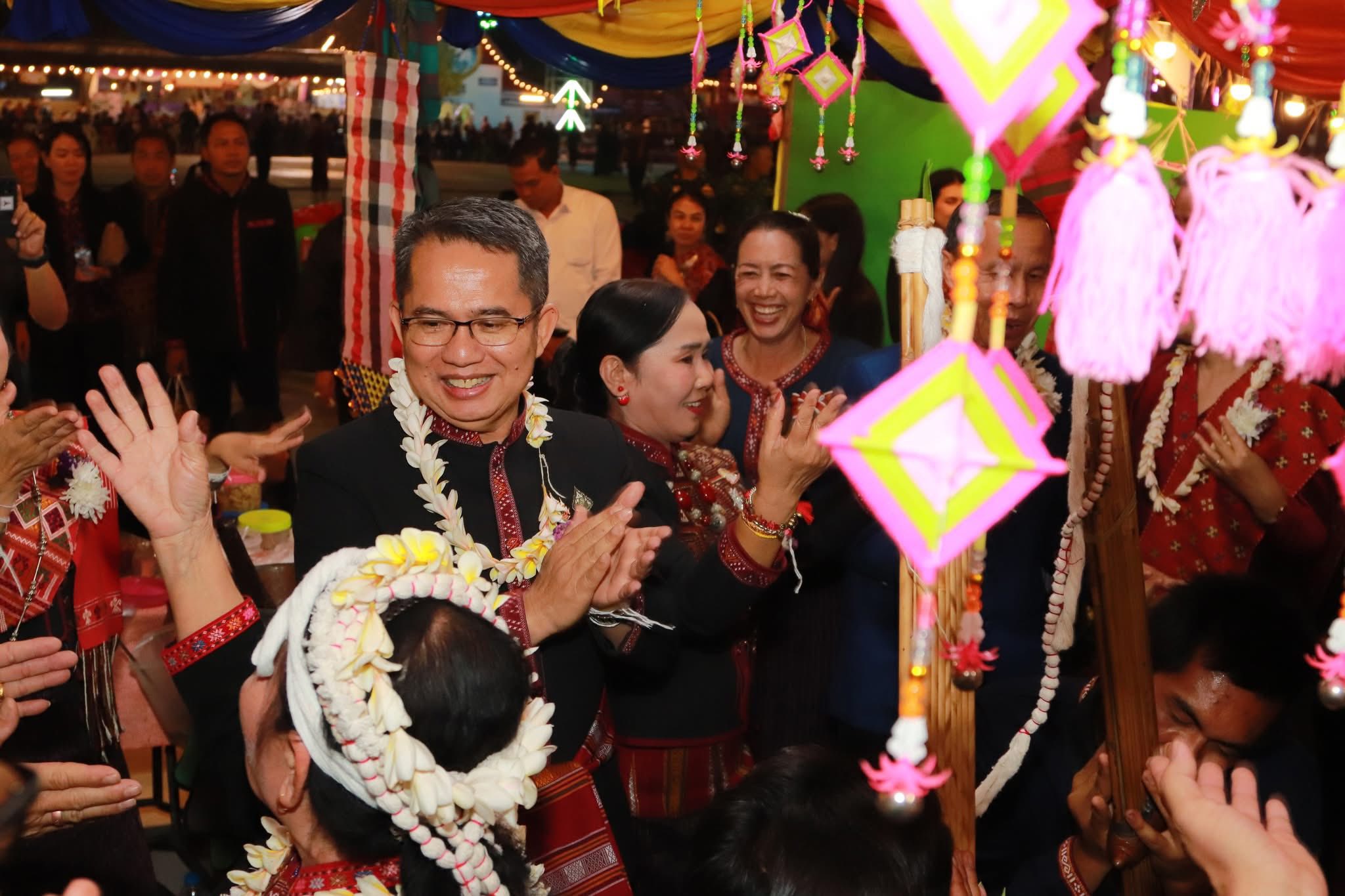 title - ส.ป.ก.กาฬสินธุ์​ ร่วมพิธีเปิด “งานผู้ไทนานาชาติ จังหวัดกาฬสินธุ์” ประจำปีงบประมาณ พ.ศ. 2569