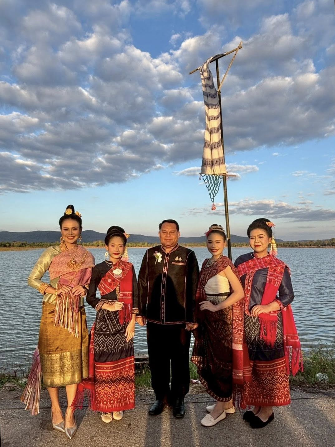 title - ส.ป.ก.กาฬสินธุ์​ ร่วมพิธีเปิด “งานผู้ไทนานาชาติ จังหวัดกาฬสินธุ์” ประจำปีงบประมาณ พ.ศ. 2569