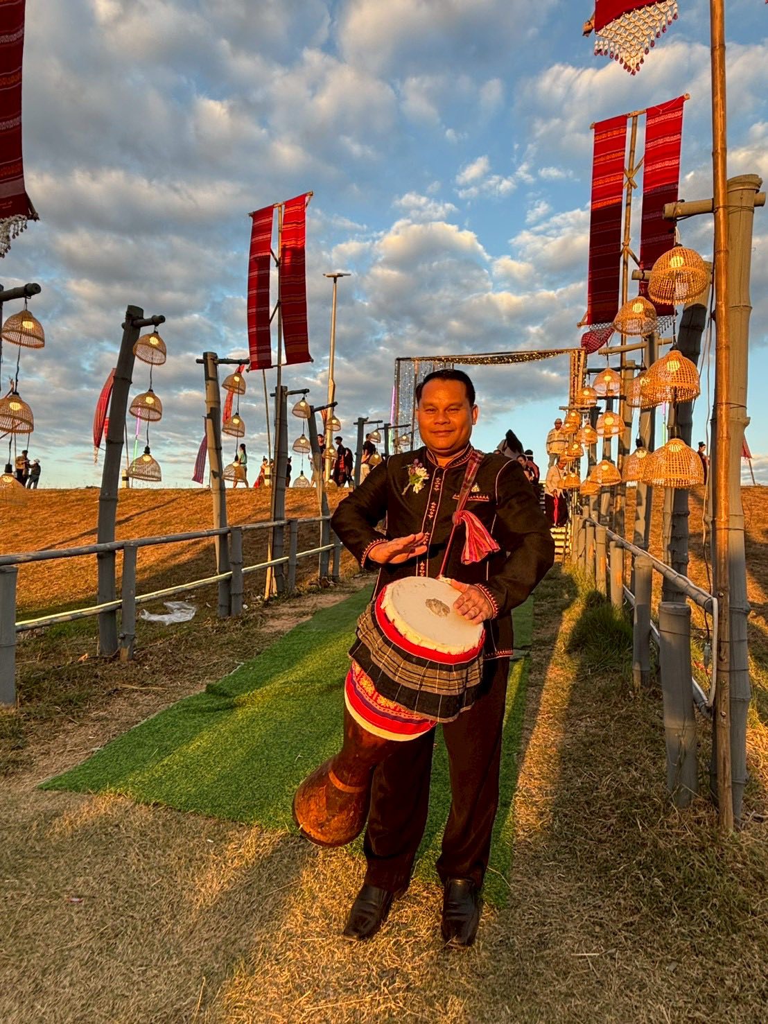 title - ส.ป.ก.กาฬสินธุ์​ ร่วมพิธีเปิด “งานผู้ไทนานาชาติ จังหวัดกาฬสินธุ์” ประจำปีงบประมาณ พ.ศ. 2569