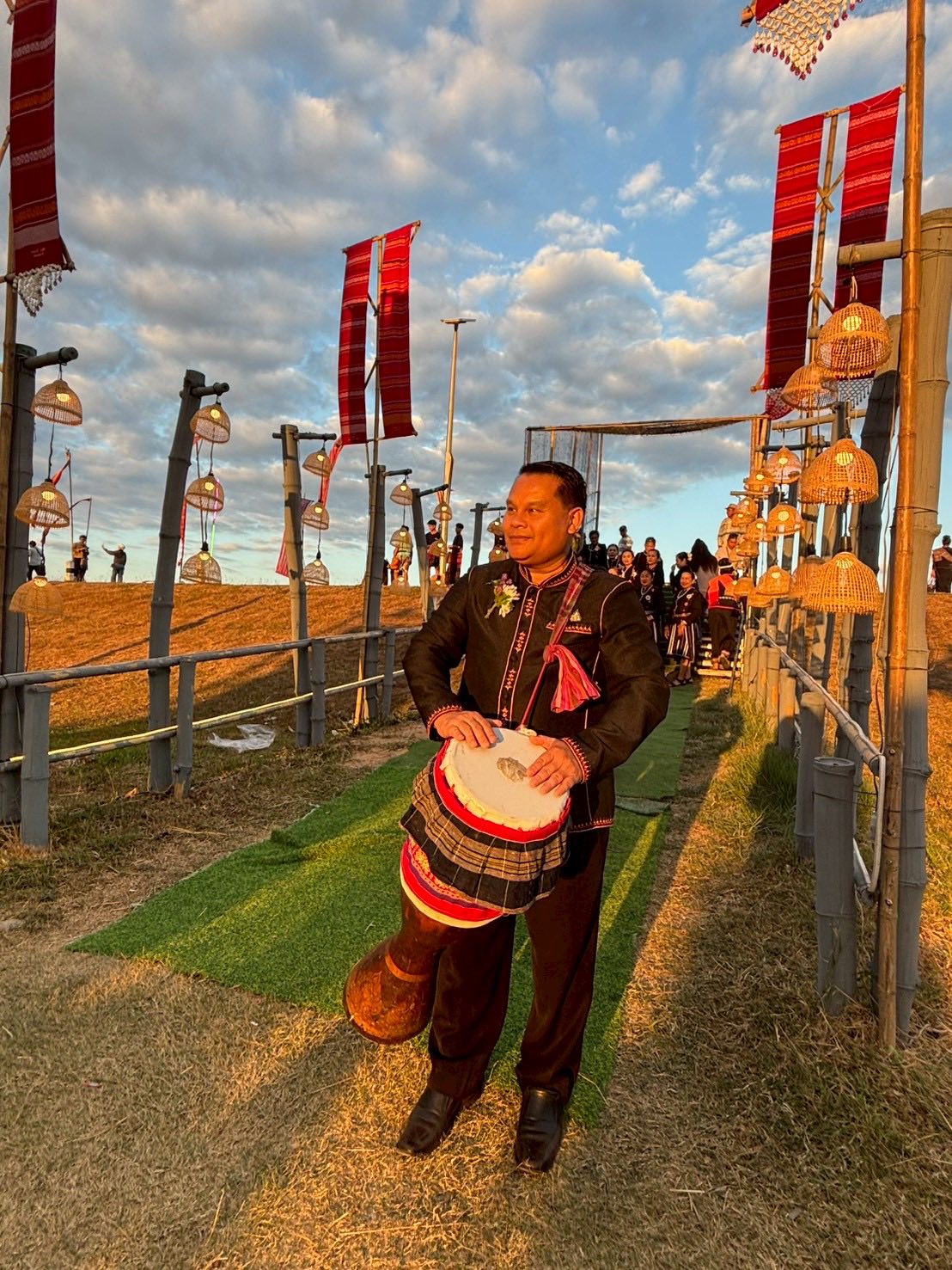 title - ส.ป.ก.กาฬสินธุ์​ ร่วมพิธีเปิด “งานผู้ไทนานาชาติ จังหวัดกาฬสินธุ์” ประจำปีงบประมาณ พ.ศ. 2569