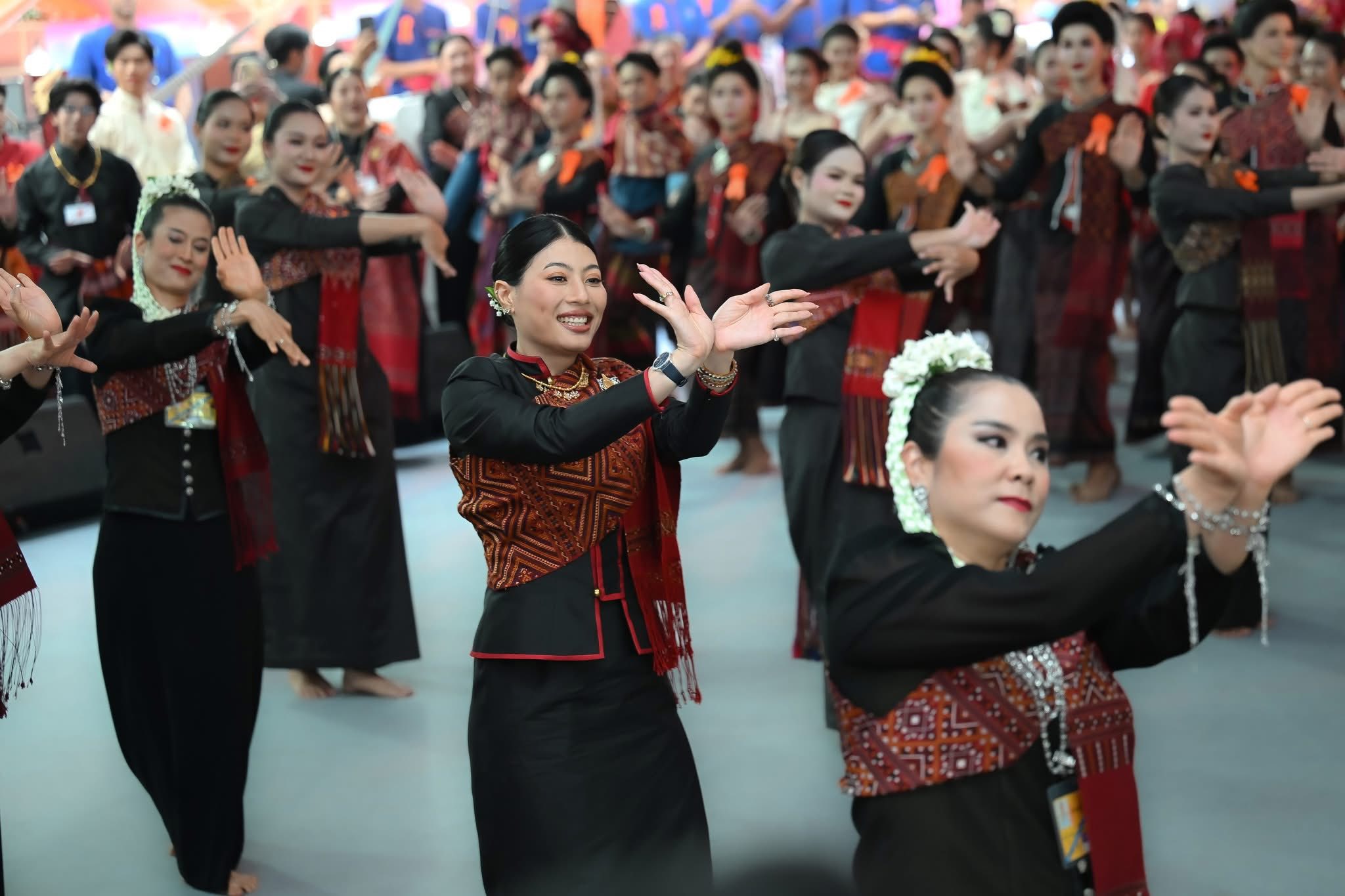 title - ส.ป.ก.กาฬสินธุ์ ร่วมรับเสด็จสมเด็จพระเจ้าลูกเธอ เจ้าฟ้าสิริวัณณวรี นารีรัตนราชกัญญา เสด็จทอดพระเนตรนิทรรศการ และการจัดแสดงผลงานภูมิปัญญาผ้าไทย และงานหัตถกรรมชุมชน ณ สหกรณ์ศูนย์ศิลปาชีพทอผ้าไหมแพรวา บ้านโพน กาฬสินธุ์ จำกัด ตำบลบ้านโพน อำเภอคำม่วง จังหวัดกาฬสินธุ์