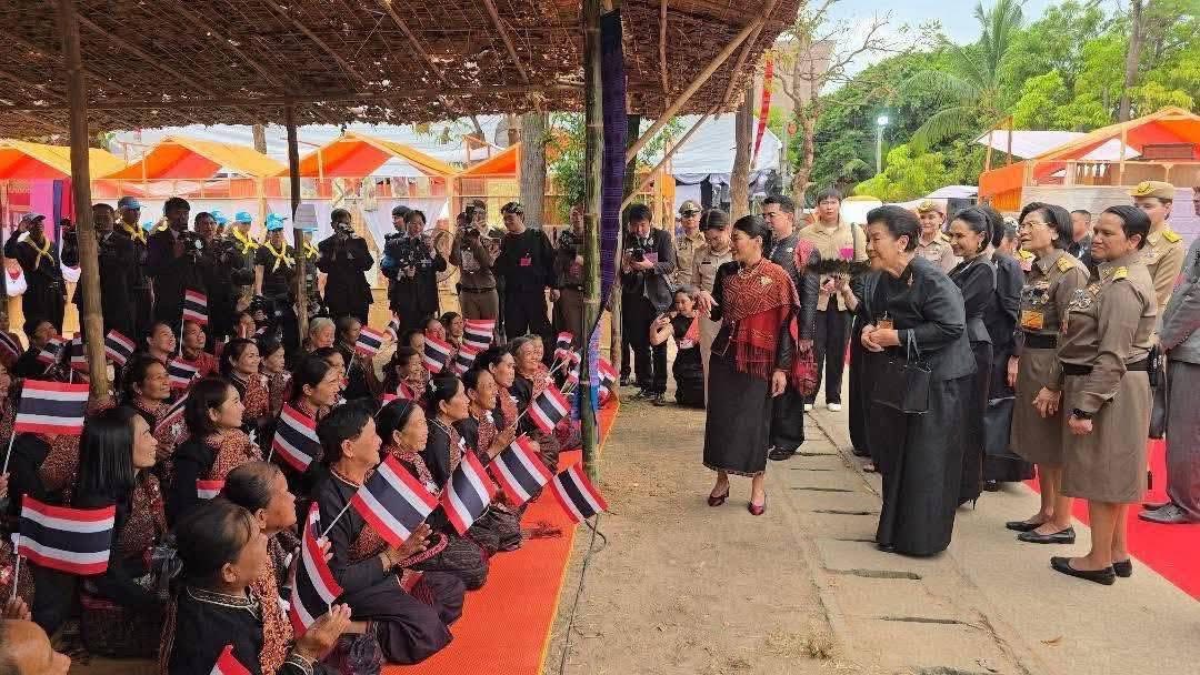 title - ส.ป.ก.กาฬสินธุ์ ร่วมรับเสด็จสมเด็จพระเจ้าลูกเธอ เจ้าฟ้าสิริวัณณวรี นารีรัตนราชกัญญา เสด็จทอดพระเนตรนิทรรศการ และการจัดแสดงผลงานภูมิปัญญาผ้าไทย และงานหัตถกรรมชุมชน ณ สหกรณ์ศูนย์ศิลปาชีพทอผ้าไหมแพรวา บ้านโพน กาฬสินธุ์ จำกัด ตำบลบ้านโพน อำเภอคำม่วง จังหวัดกาฬสินธุ์