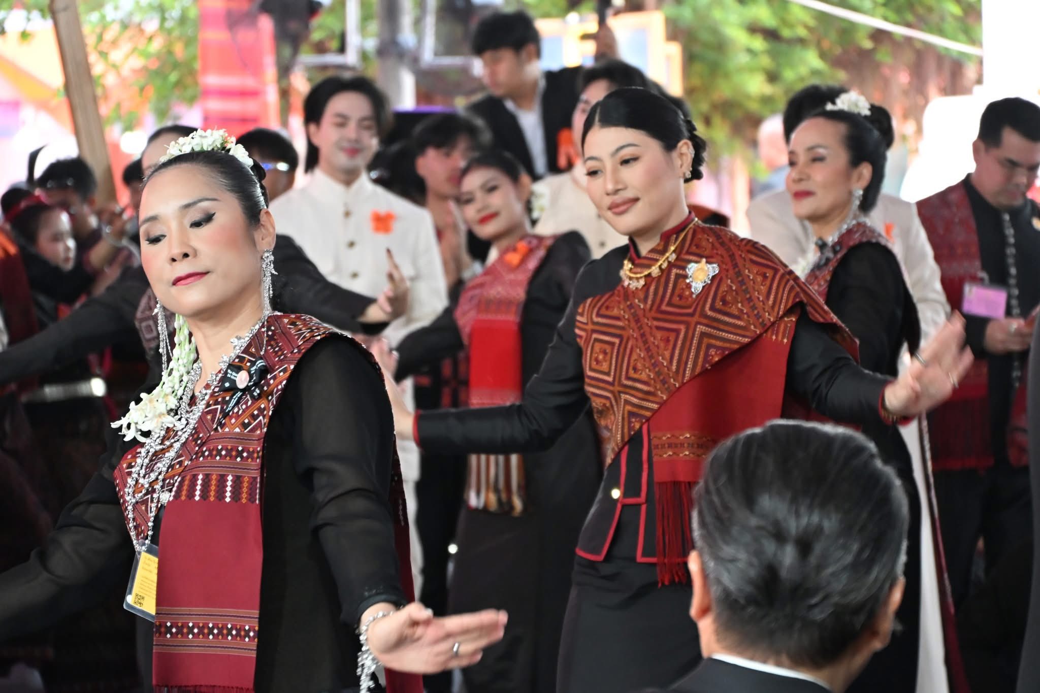 title - ส.ป.ก.กาฬสินธุ์ ร่วมรับเสด็จสมเด็จพระเจ้าลูกเธอ เจ้าฟ้าสิริวัณณวรี นารีรัตนราชกัญญา เสด็จทอดพระเนตรนิทรรศการ และการจัดแสดงผลงานภูมิปัญญาผ้าไทย และงานหัตถกรรมชุมชน ณ สหกรณ์ศูนย์ศิลปาชีพทอผ้าไหมแพรวา บ้านโพน กาฬสินธุ์ จำกัด ตำบลบ้านโพน อำเภอคำม่วง จังหวัดกาฬสินธุ์