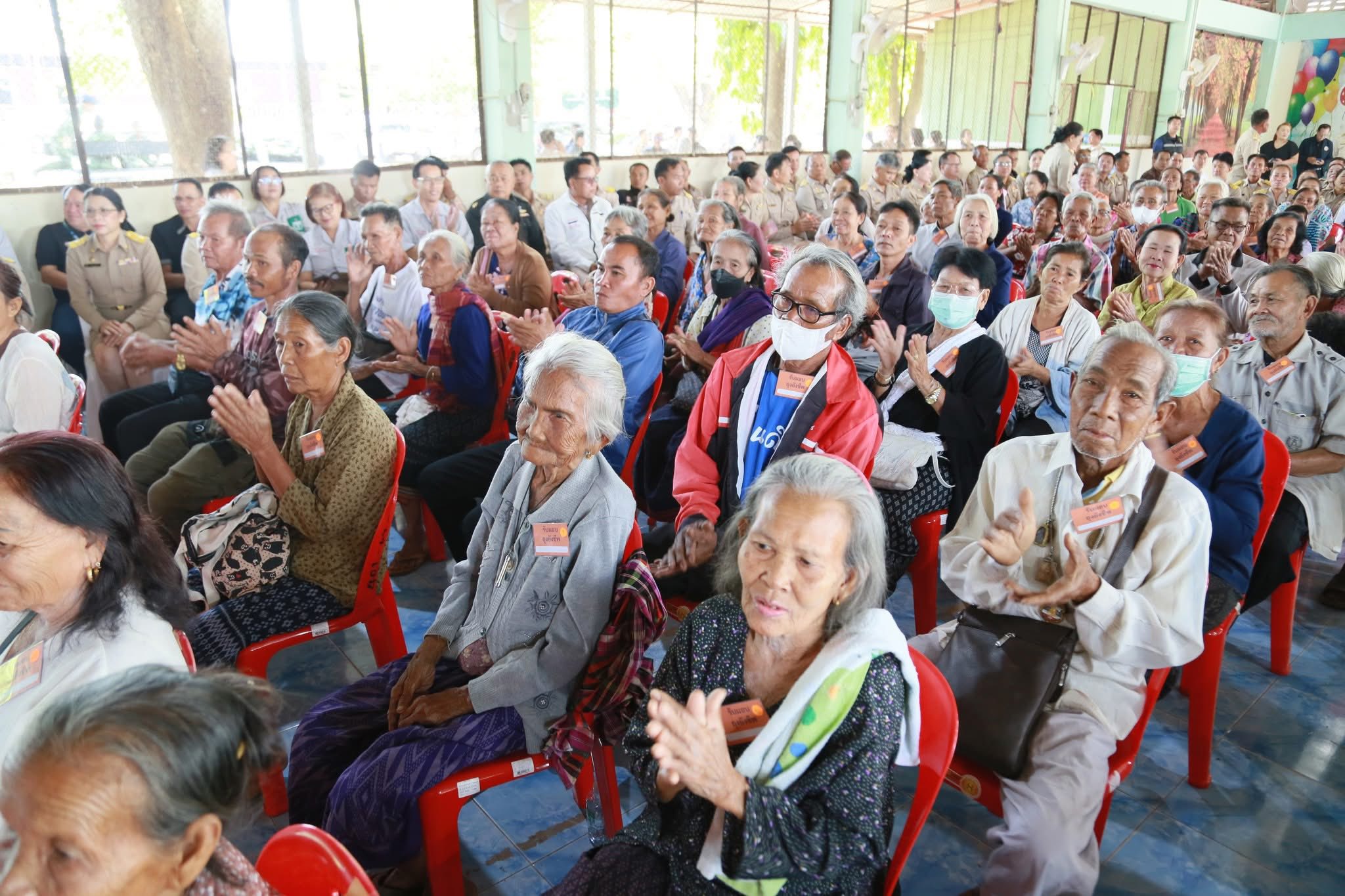 title - ส.ป.ก.กาฬสินธุ์ เข้าร่วมโครงการหน่วยแพทย์เคลื่อนที่ พอ.สว. และโครงการจังหวัดกาฬสินธุ์ บำบัดทุกข์ บำรุงสุข สร้างรอยยิ้มให้ประชาชน ออกไปให้บริการประชาชน ณ โรงเรียนกุดจิกวิทยาคาร บ้านกุดจิก หมู่ที่ 3 ตำบลกุดจิก อำเภอท่าคันโท จังหวัดกาฬสินธุ์