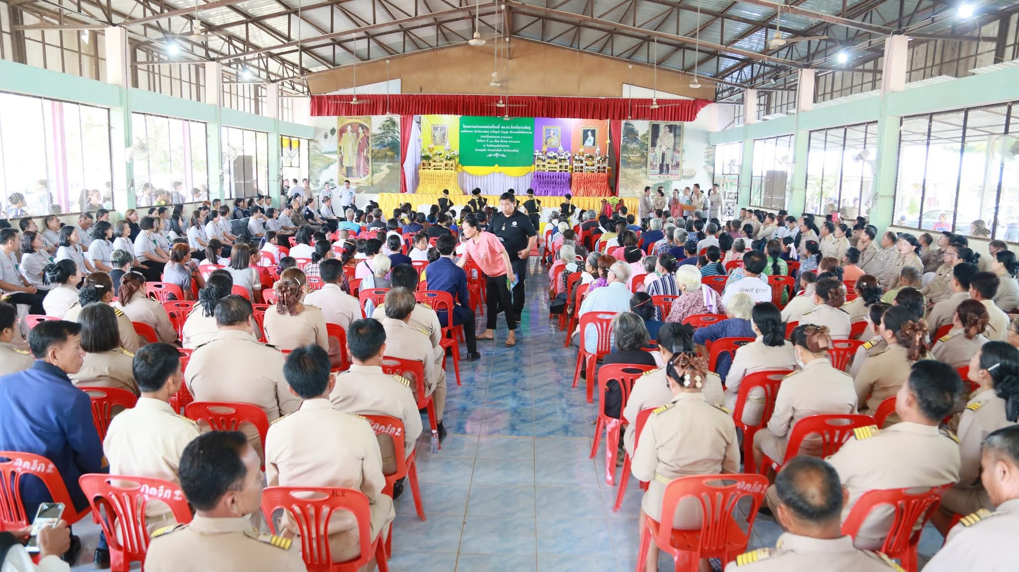 title - ส.ป.ก.กาฬสินธุ์ เข้าร่วมโครงการหน่วยแพทย์เคลื่อนที่ พอ.สว. และโครงการจังหวัดกาฬสินธุ์ บำบัดทุกข์ บำรุงสุข สร้างรอยยิ้มให้ประชาชน ออกไปให้บริการประชาชน ณ โรงเรียนกุดจิกวิทยาคาร บ้านกุดจิก หมู่ที่ 3 ตำบลกุดจิก อำเภอท่าคันโท จังหวัดกาฬสินธุ์