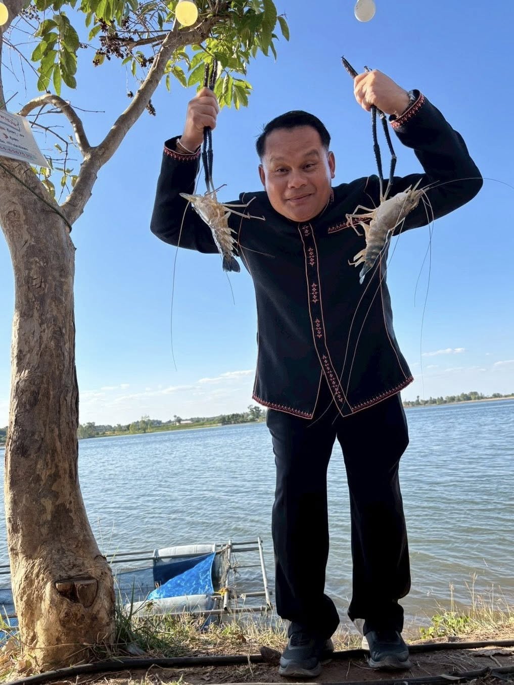 title - ส.ป.ก.กาฬสินธุ์ ร่วมเปิดงานโครงการมหกรรมกุ้งก้ามกรามกาฬสินธุ์ ณ บริเวณสวนสาธารณะเกาะมหาราช (สะพานเทพสุดา) ตำบลหนองบัว อำเภอหนองกุงศรี