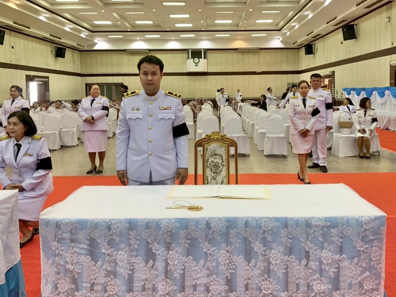 title - ส.ป.ก.กาฬสินธุ์ ร่วมพิธีถวายพระพรชัยมงคล พิธีเจริญพระพุทธมนต์ และทำบุญตักบาตร เนื่องในวันคล้ายวันประสูติสมเด็จพระเจ้าลูกยาเธอ เจ้าฟ้าทีปังกรรัศมีโชติ มหาวชิโรตตมางกูร สิริวิบูลยราชกุมาร