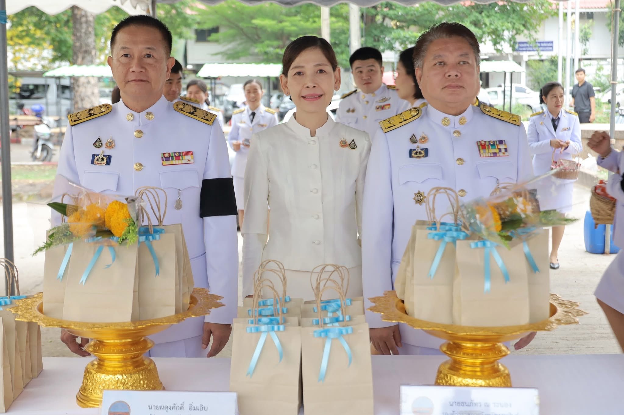 title - ส.ป.ก.กาฬสินธุ์ ร่วมพิธีถวายพระพรชัยมงคล พิธีเจริญพระพุทธมนต์ และทำบุญตักบาตร เนื่องในวันคล้ายวันประสูติสมเด็จพระเจ้าลูกยาเธอ เจ้าฟ้าทีปังกรรัศมีโชติ มหาวชิโรตตมางกูร สิริวิบูลยราชกุมาร
