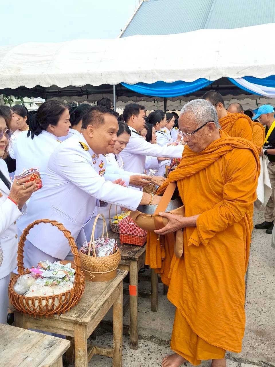 title - ส.ป.ก.กาฬสินธุ์ ร่วมพิธีถวายพระพรชัยมงคล พิธีเจริญพระพุทธมนต์ และทำบุญตักบาตร เนื่องในวันคล้ายวันประสูติสมเด็จพระเจ้าลูกยาเธอ เจ้าฟ้าทีปังกรรัศมีโชติ มหาวชิโรตตมางกูร สิริวิบูลยราชกุมาร