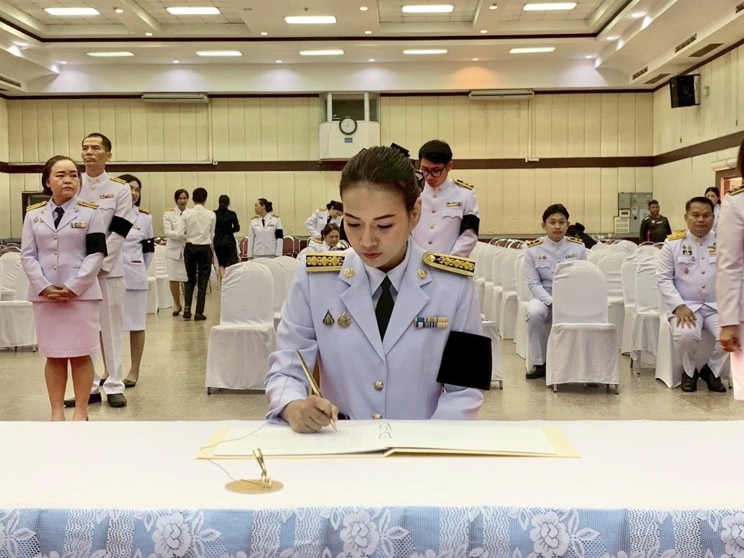 title - ส.ป.ก.กาฬสินธุ์ ร่วมพิธีถวายพระพรชัยมงคล พิธีเจริญพระพุทธมนต์ และทำบุญตักบาตร เนื่องในวันคล้ายวันประสูติสมเด็จพระเจ้าลูกยาเธอ เจ้าฟ้าทีปังกรรัศมีโชติ มหาวชิโรตตมางกูร สิริวิบูลยราชกุมาร