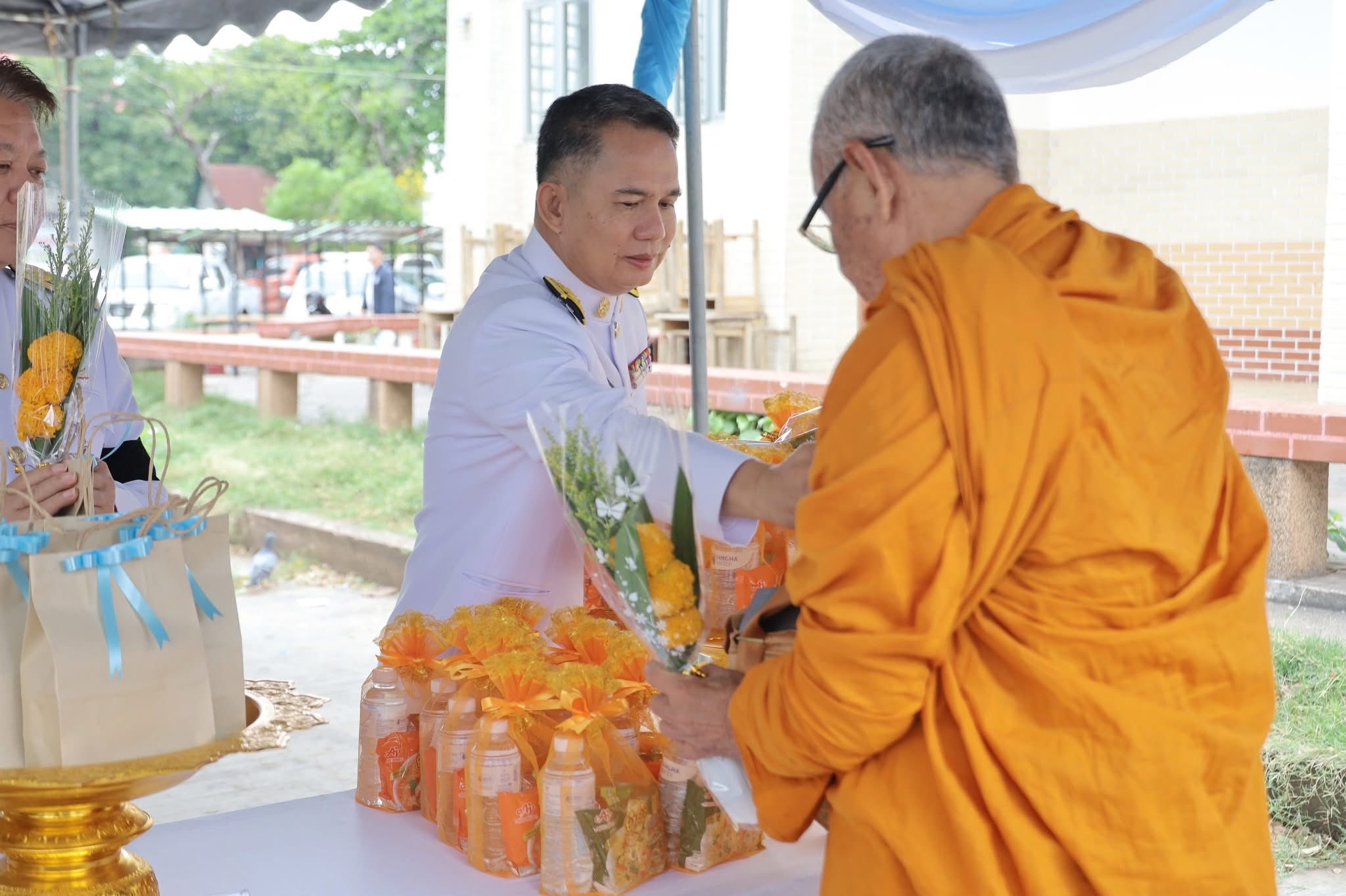 title - ส.ป.ก.กาฬสินธุ์ ร่วมพิธีถวายพระพรชัยมงคล พิธีเจริญพระพุทธมนต์ และทำบุญตักบาตร เนื่องในวันคล้ายวันประสูติสมเด็จพระเจ้าลูกยาเธอ เจ้าฟ้าทีปังกรรัศมีโชติ มหาวชิโรตตมางกูร สิริวิบูลยราชกุมาร