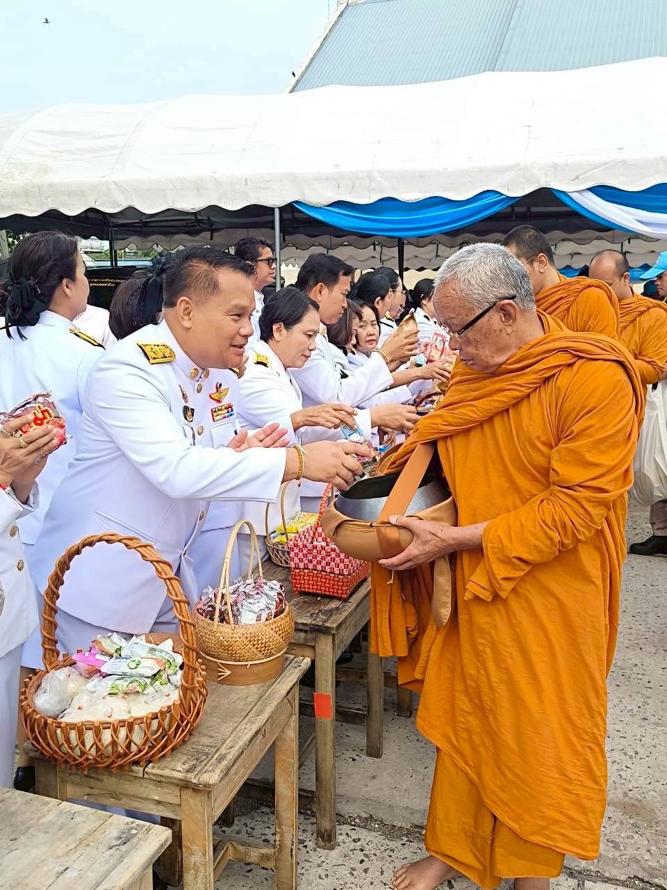 title - ส.ป.ก.กาฬสินธุ์ ร่วมพิธีถวายพระพรชัยมงคล พิธีเจริญพระพุทธมนต์ และทำบุญตักบาตร เนื่องในวันคล้ายวันประสูติสมเด็จพระเจ้าลูกยาเธอ เจ้าฟ้าทีปังกรรัศมีโชติ มหาวชิโรตตมางกูร สิริวิบูลยราชกุมาร