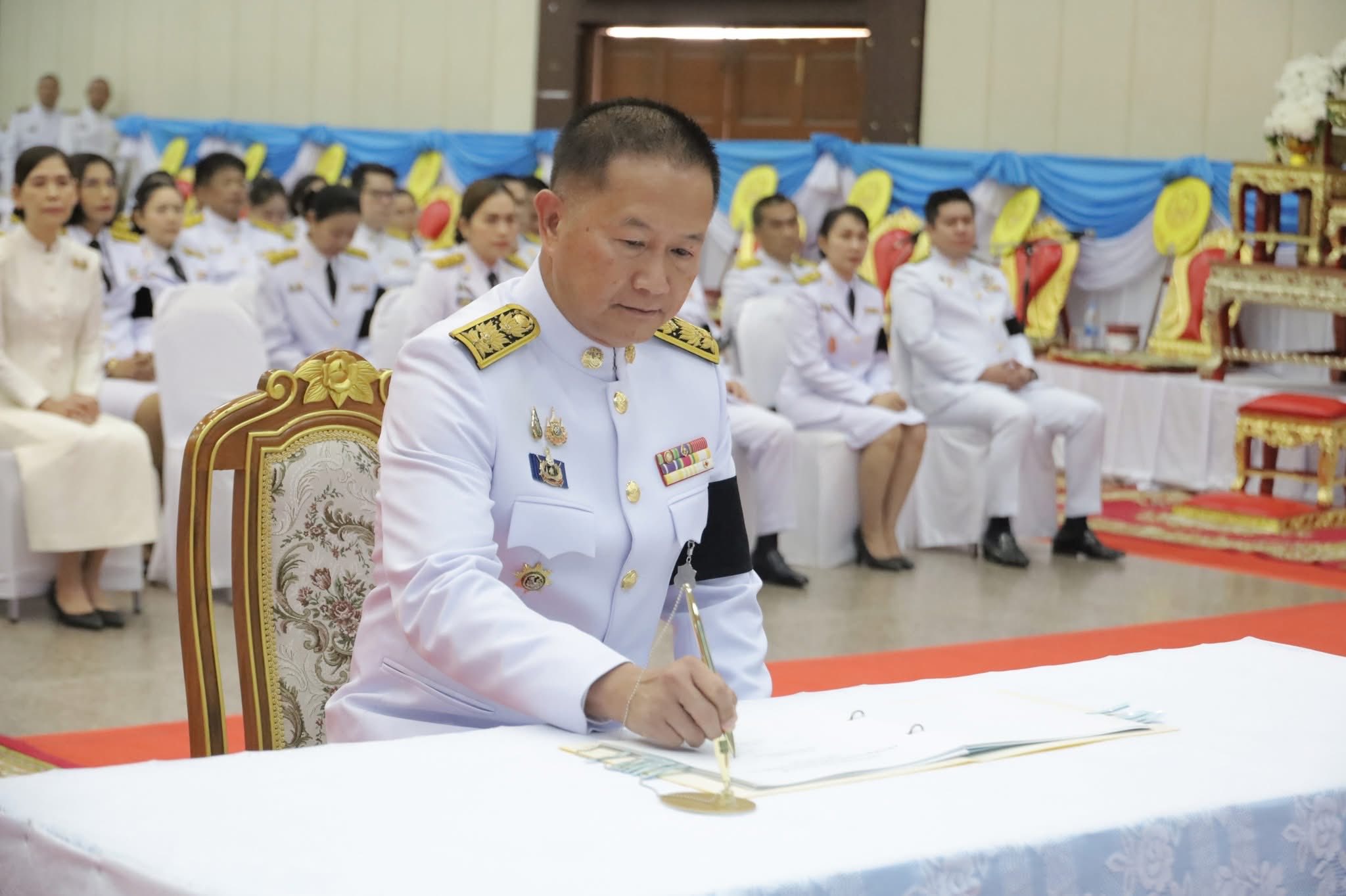 title - ส.ป.ก.กาฬสินธุ์ ร่วมพิธีถวายพระพรชัยมงคล พิธีเจริญพระพุทธมนต์ และทำบุญตักบาตร เนื่องในวันคล้ายวันประสูติสมเด็จพระเจ้าลูกยาเธอ เจ้าฟ้าทีปังกรรัศมีโชติ มหาวชิโรตตมางกูร สิริวิบูลยราชกุมาร