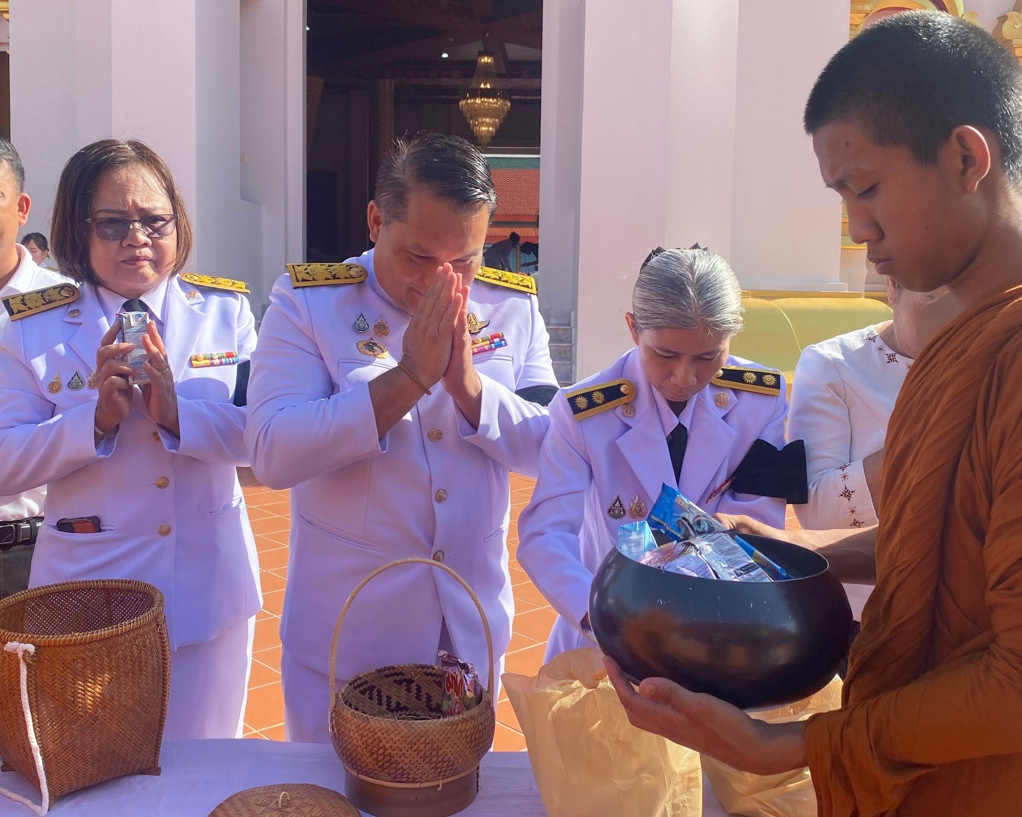 title - ส.ป.ก.กาฬสินธุ์ ร่วมพิธีเจริญพระพุทธมนต์ และทำบุญตักบาตรถวายพระกุศล เนื่องในโอกาสฉลองพระชนมายุ 99 พรรษา สมเด็จพระอริยวงศาคตญาณ สมเด็จพระสังฆราช สกลมหาสังฆปริณายก 26 มิถุนายน 2569