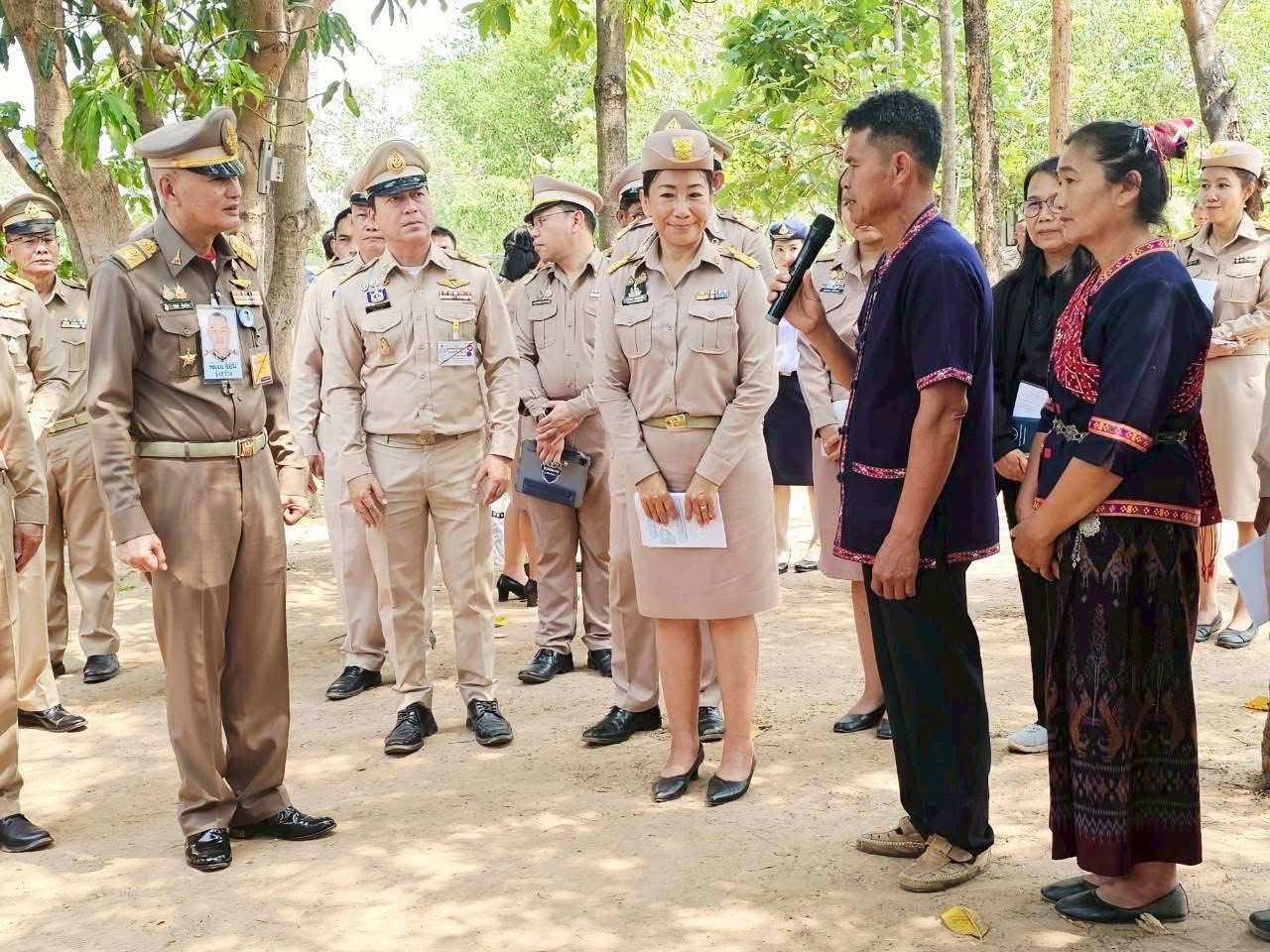 title - ส.ป.ก.กาฬสินธุ์ ร่วมต้อนรับ พลอากาศเอก จอม รุ่งสว่าง องคมนตรี รองประธานติดตามและขับเคลื่อนการดำเนินงานโครงการอันเนื่องมาจากพระราชดำริ