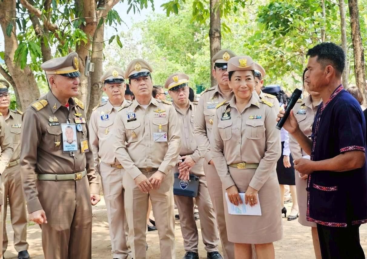 title - ส.ป.ก.กาฬสินธุ์ ร่วมต้อนรับ พลอากาศเอก จอม รุ่งสว่าง องคมนตรี รองประธานติดตามและขับเคลื่อนการดำเนินงานโครงการอันเนื่องมาจากพระราชดำริ