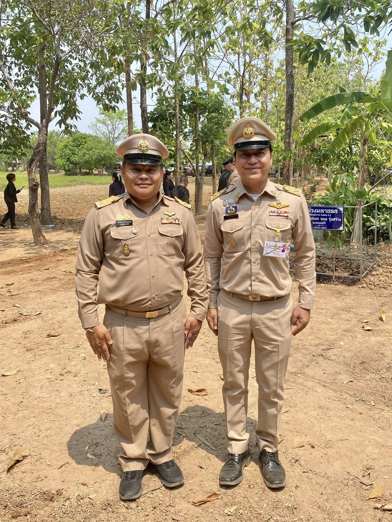 title - ส.ป.ก.กาฬสินธุ์ ร่วมต้อนรับ พลอากาศเอก จอม รุ่งสว่าง องคมนตรี รองประธานติดตามและขับเคลื่อนการดำเนินงานโครงการอันเนื่องมาจากพระราชดำริ