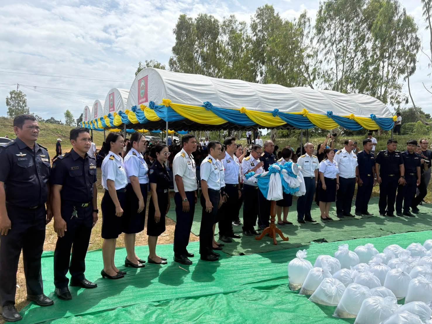 title - ส.ป.ก.กาฬสินธุ์ ร่วมพิธีปล่อยพันธุ์สัตว์น้ำเนื่องในโอกาสครบรอบการสถาปนาปีที่ 100 กรมประมง ณ เขื่อนลำปาว บริเวณบ้านคำดอกไม้ หมู่ที่ 6 ตำบลภูดิน อำเภอเมืองกาฬสินธุ์ จังหวัดกาฬสินธุ์